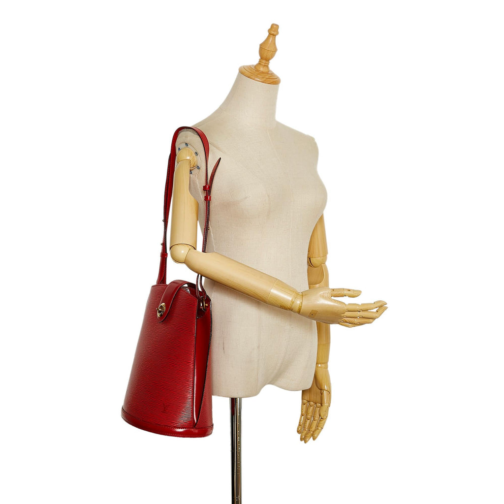 Louis Vuitton Epi Cluny (SHG-35926)
