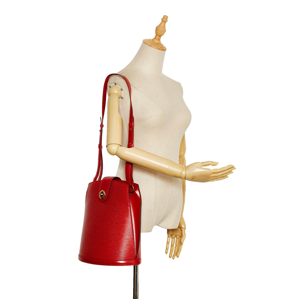 Louis Vuitton Epi Cluny (SHG-36455)