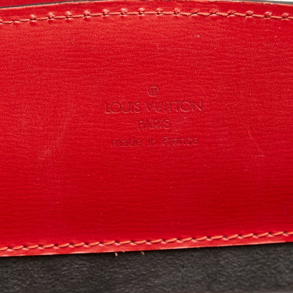 Louis Vuitton Epi Cluny (SHG-37142)