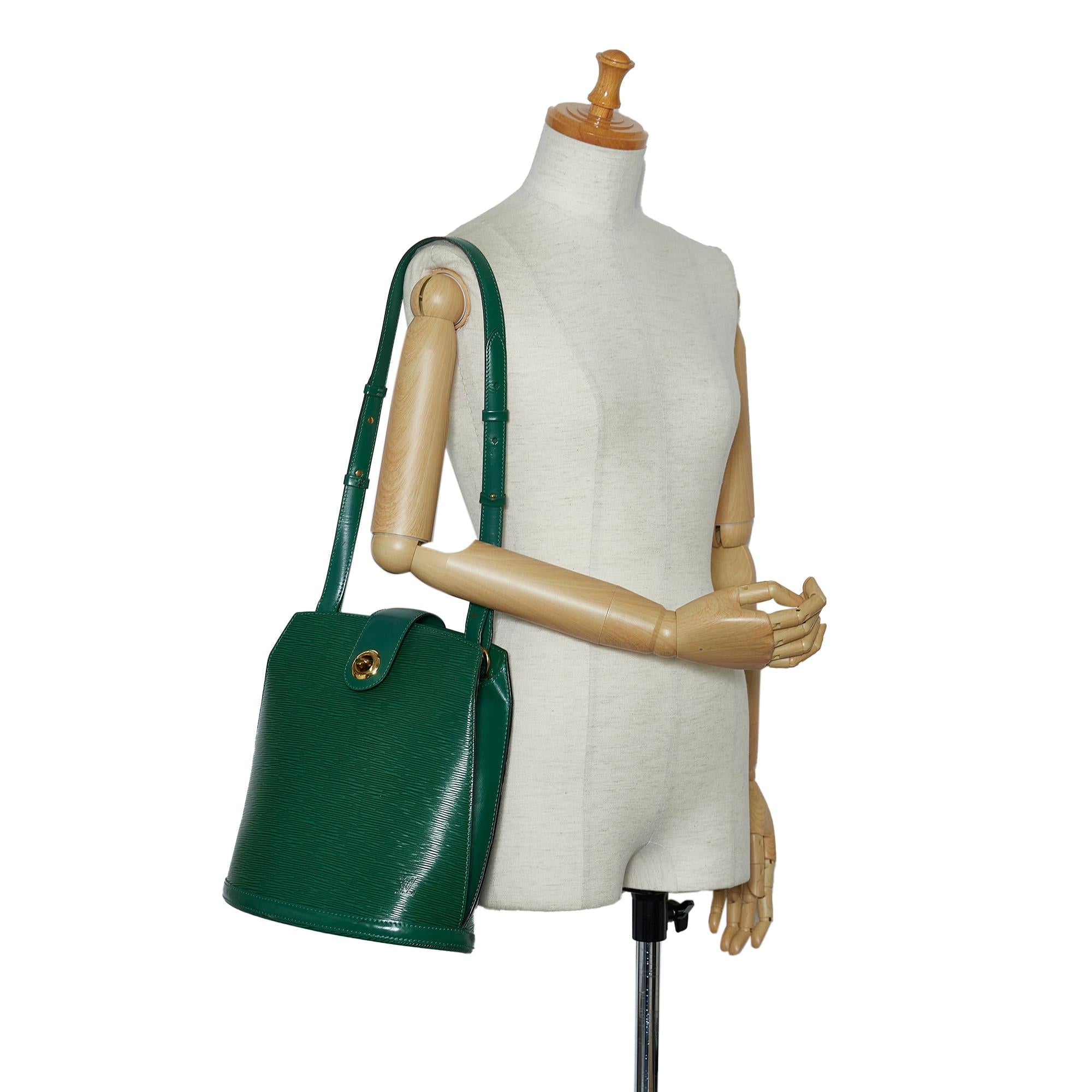 Louis Vuitton Epi Cluny (SHG-CP75BH)