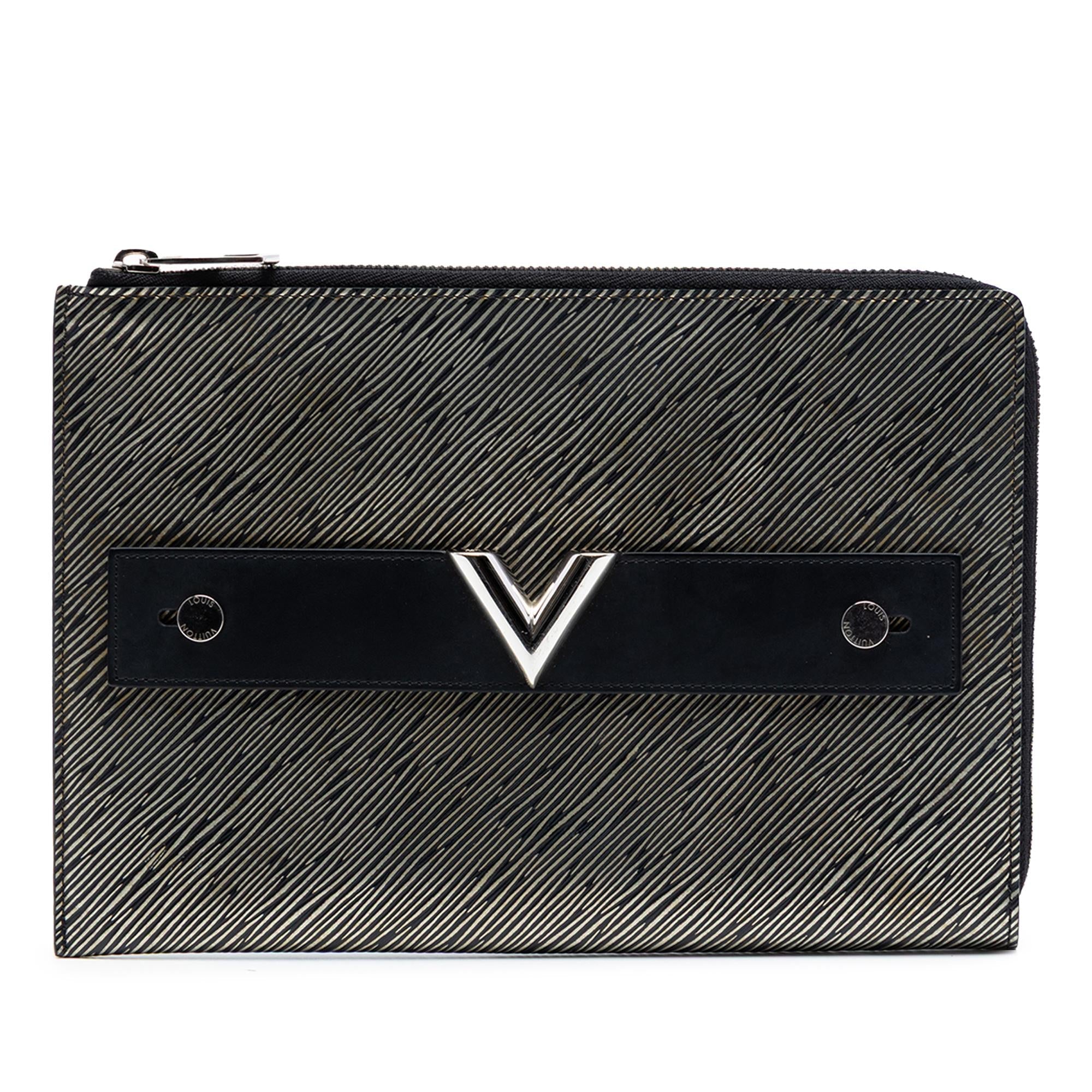 Louis Vuitton Epi Essential V Pochette