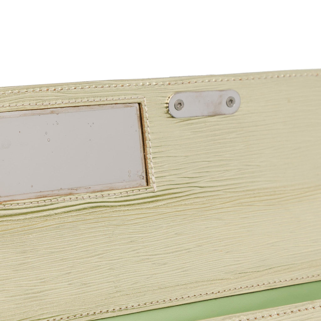 Louis Vuitton Epi Galaxia (SHG-juGmeQ)