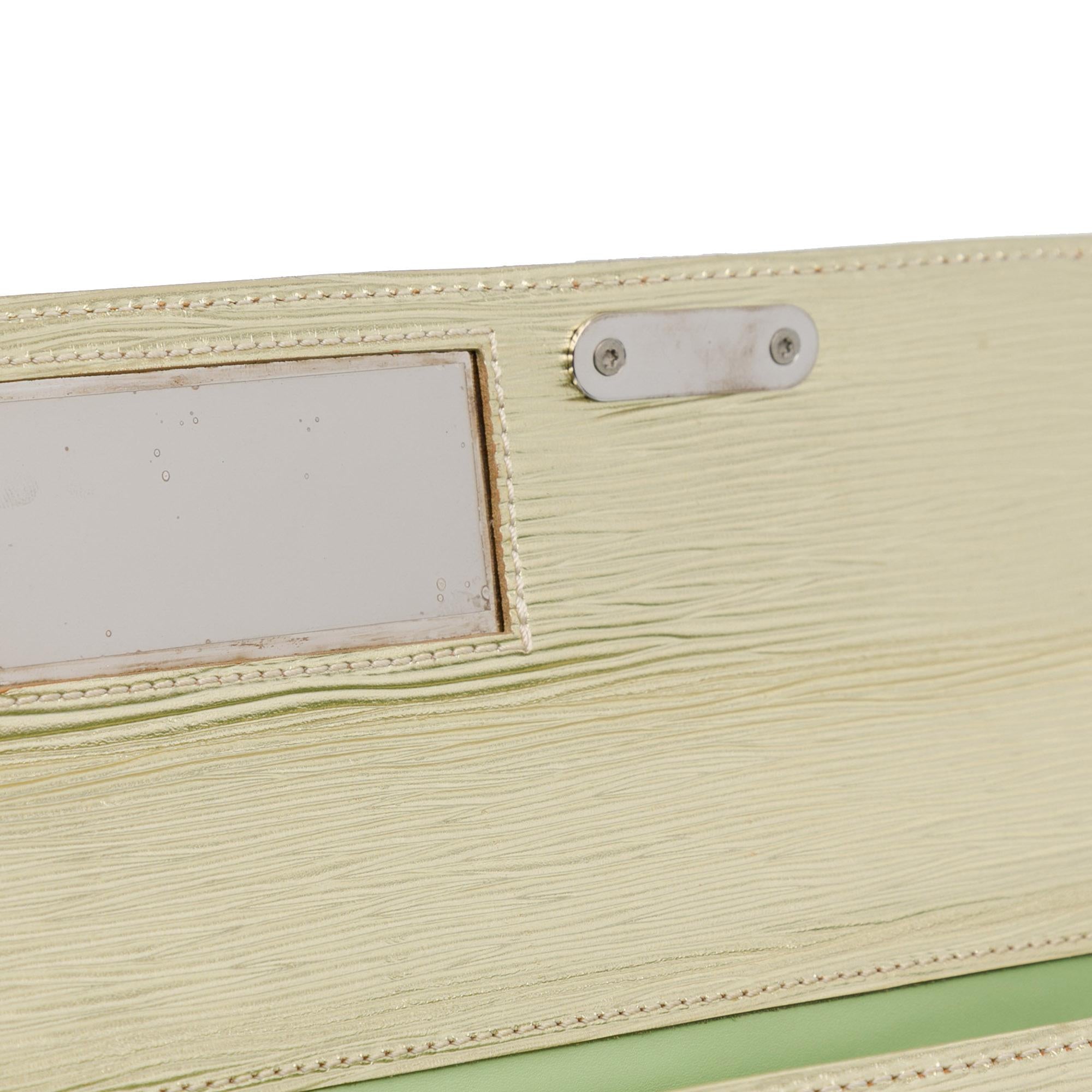 Louis Vuitton Epi Galaxia (SHG-juGmeQ)
