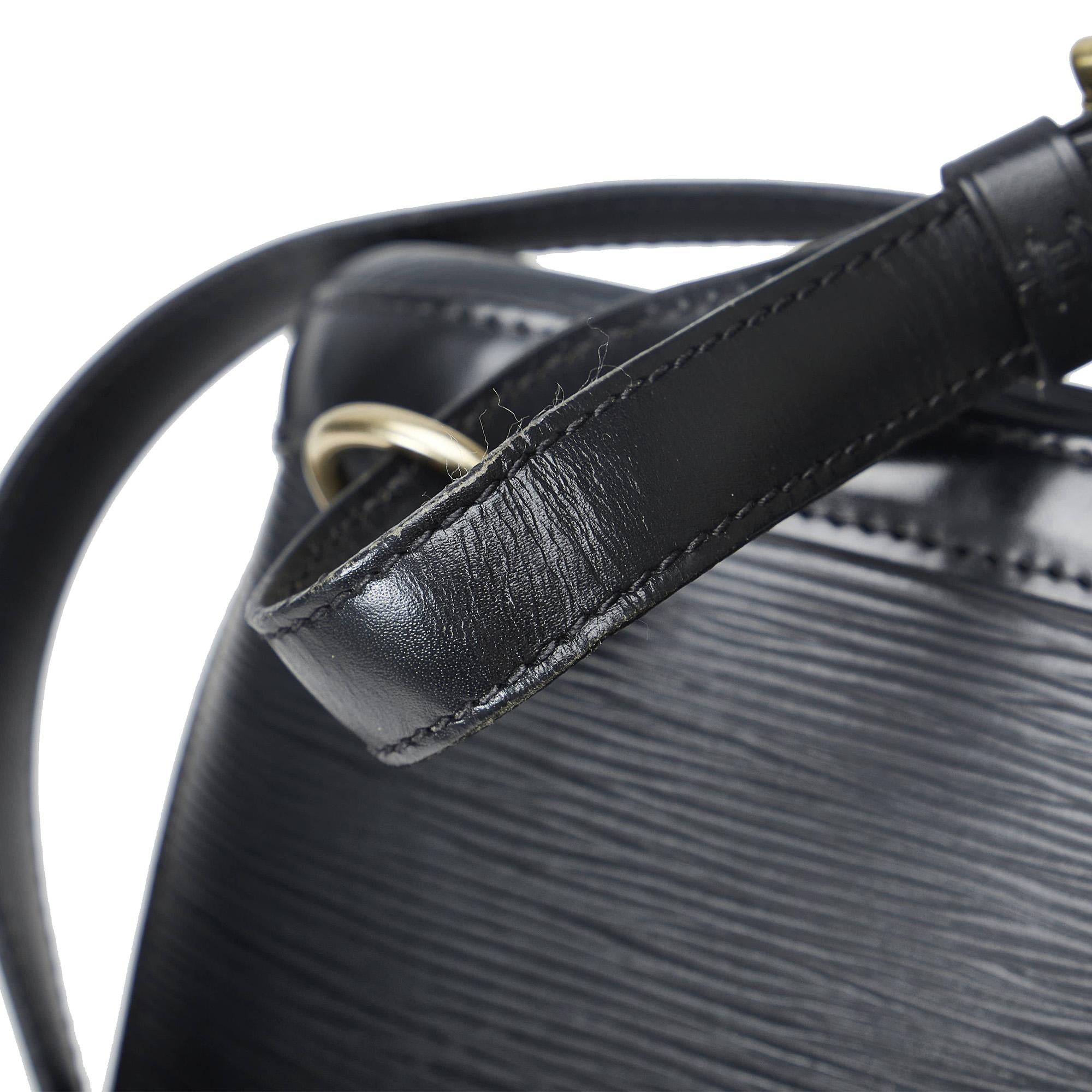 Louis Vuitton Epi Gobelins (SHG-8F4Z35)