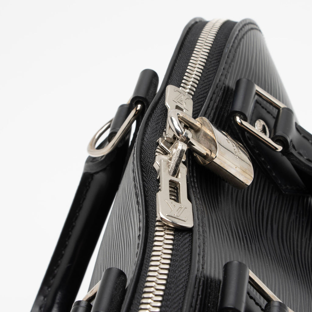 Louis Vuitton Epi Leather Alma PM Satchel (SHF-CTUQ3Z)