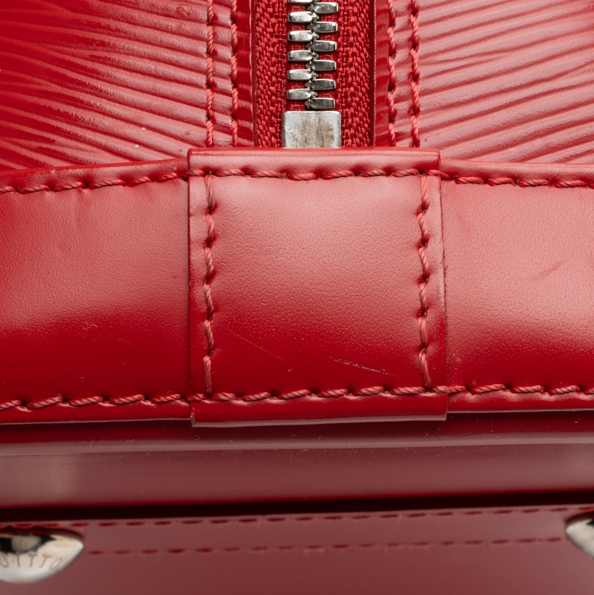 Louis Vuitton Epi Leather Alma PM Satchel (SHF-WDQc4X)