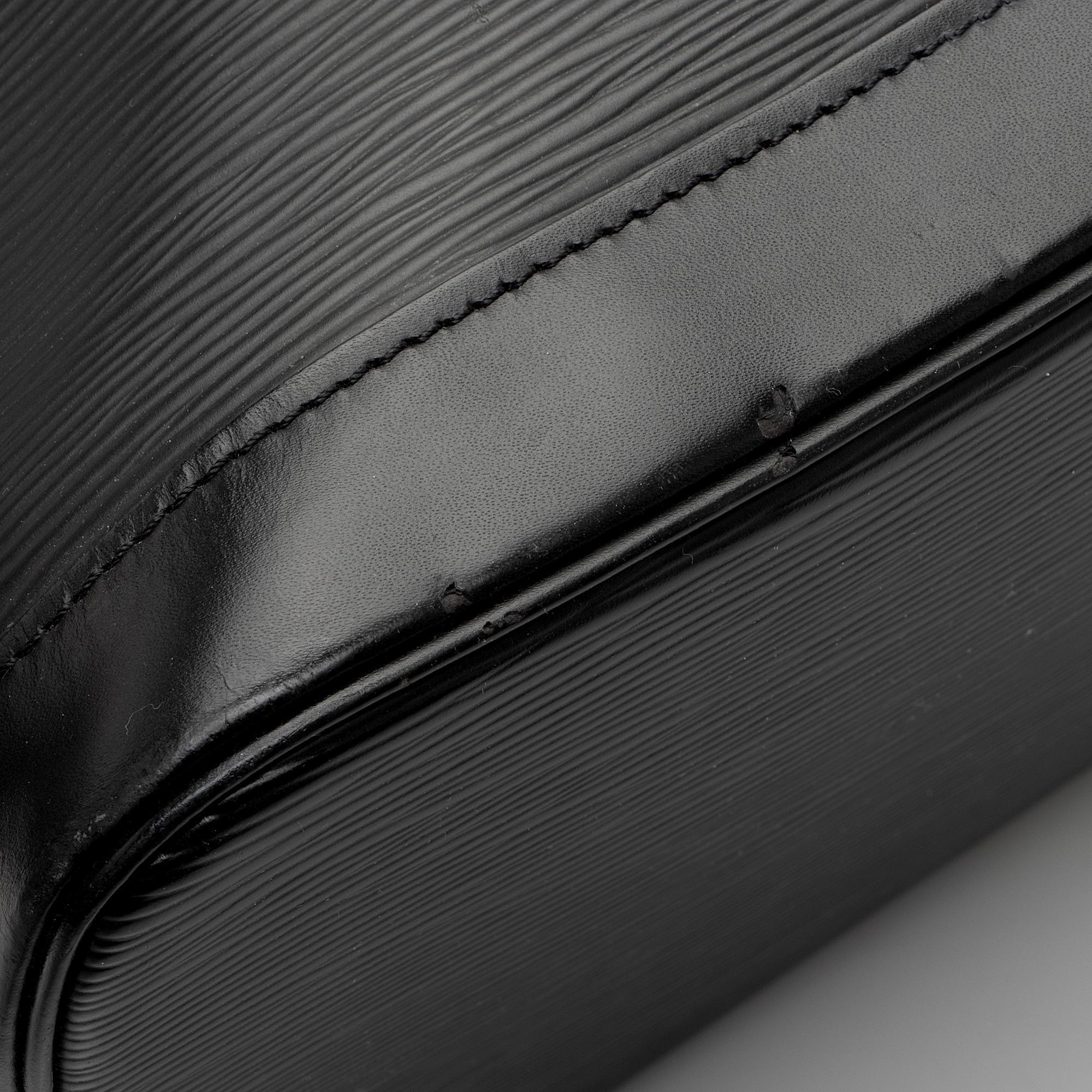 Louis Vuitton Epi Leather Alma PM Satchel (SHF-ZbcQp6)