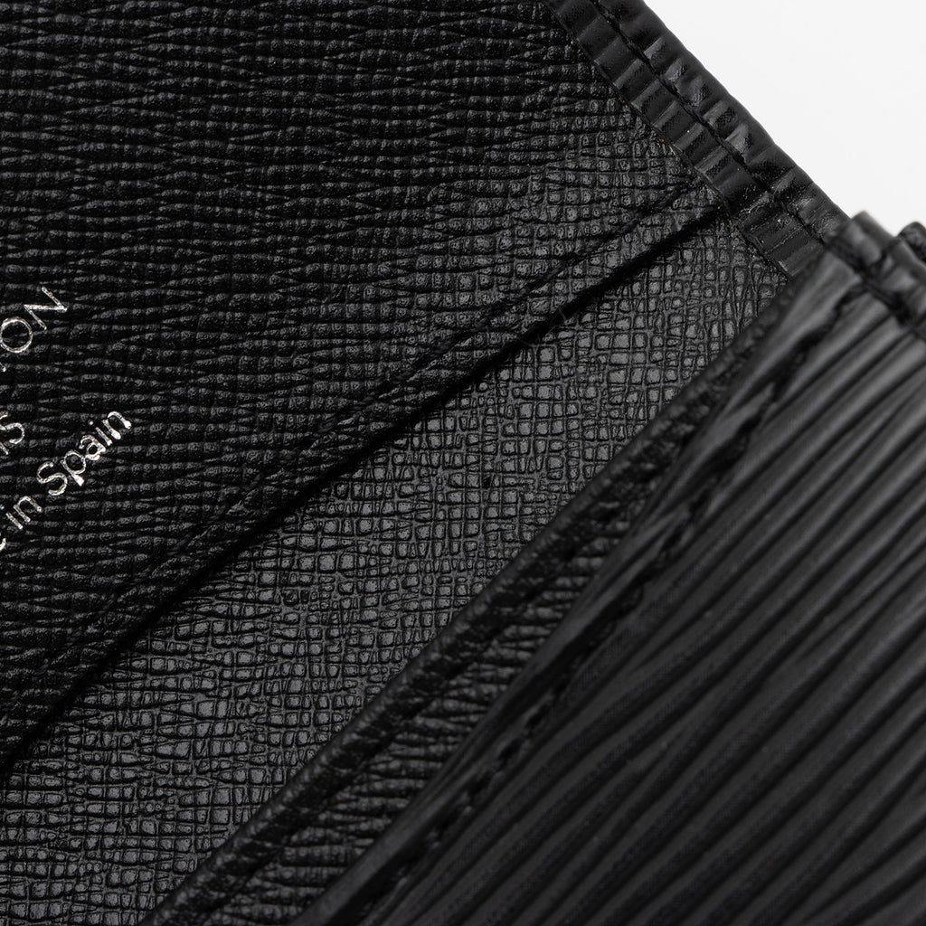 Louis Vuitton Epi Leather Card Case (SHF-vekghz)