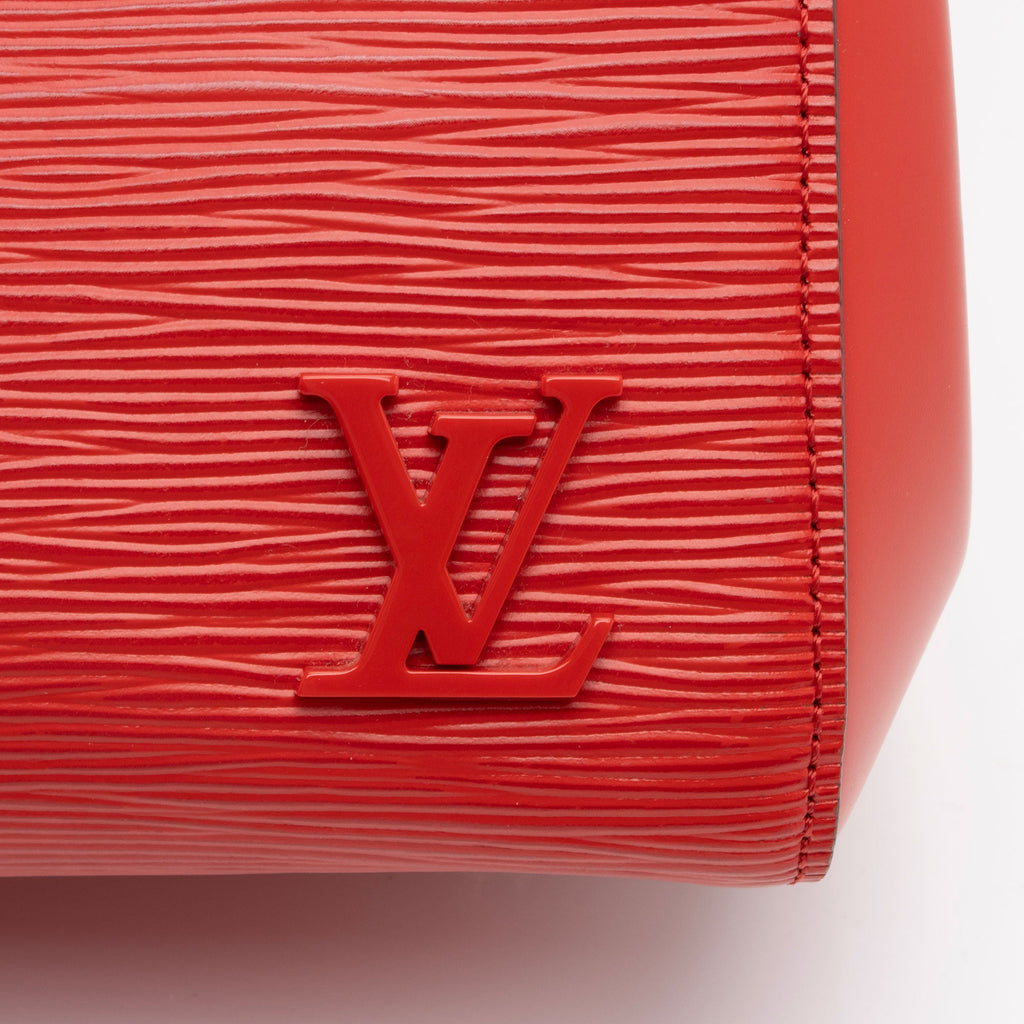 Louis Vuitton Epi Leather Cluny MM Satchel (SHF-6z3BJG)