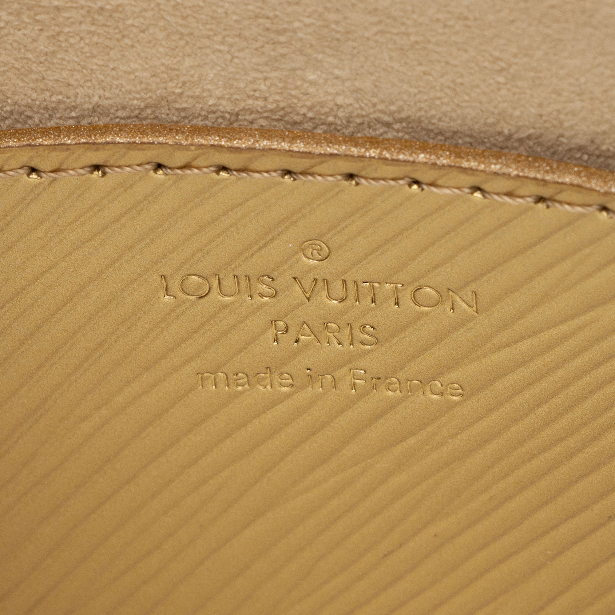 Louis Vuitton Epi Leather Love Lock Twist MM Shoulder Bag (SHF-ouz3vc)
