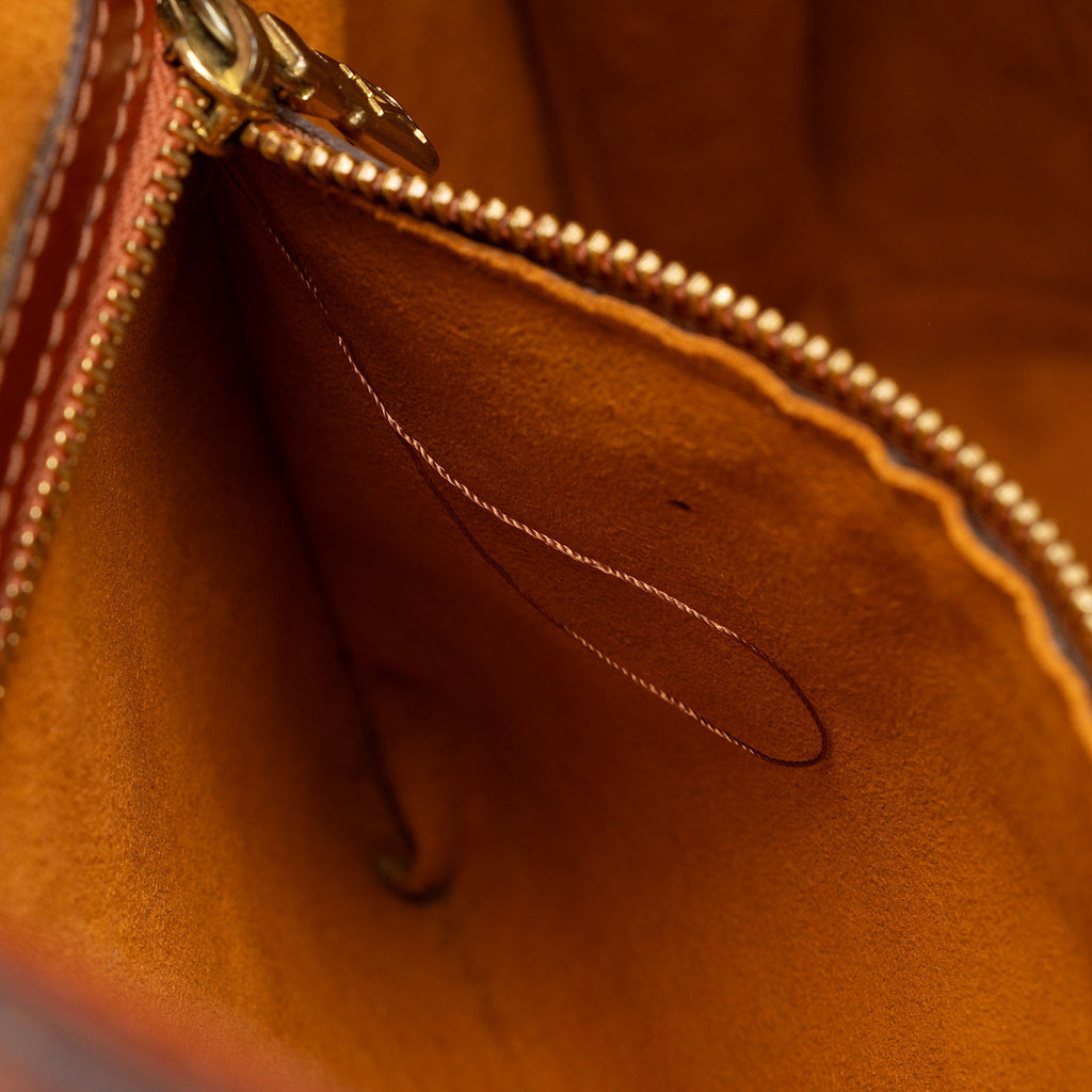 Louis Vuitton Vintage Epi Leather Lussac Tote (SHF-D4oeHh)