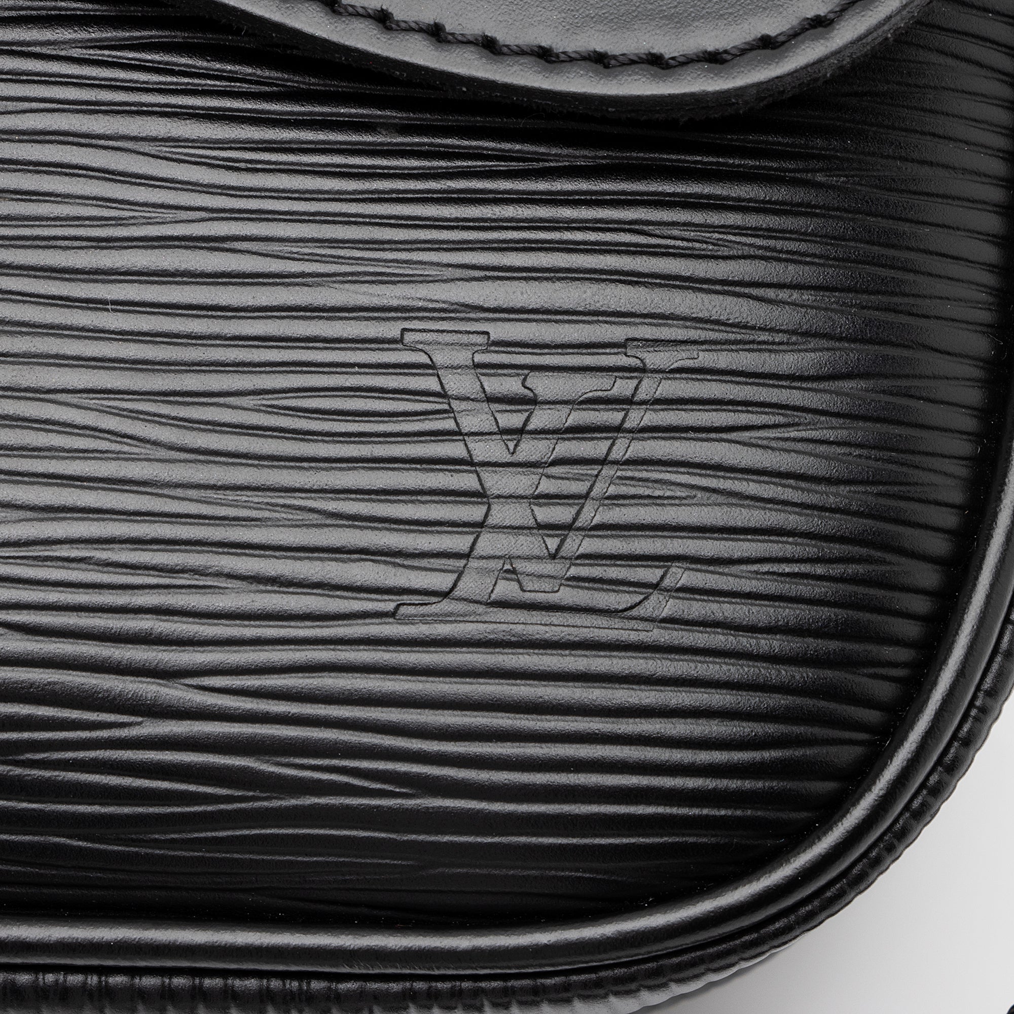 Louis Vuitton Epi Leather Montaigne Clutch (SHF-23717)