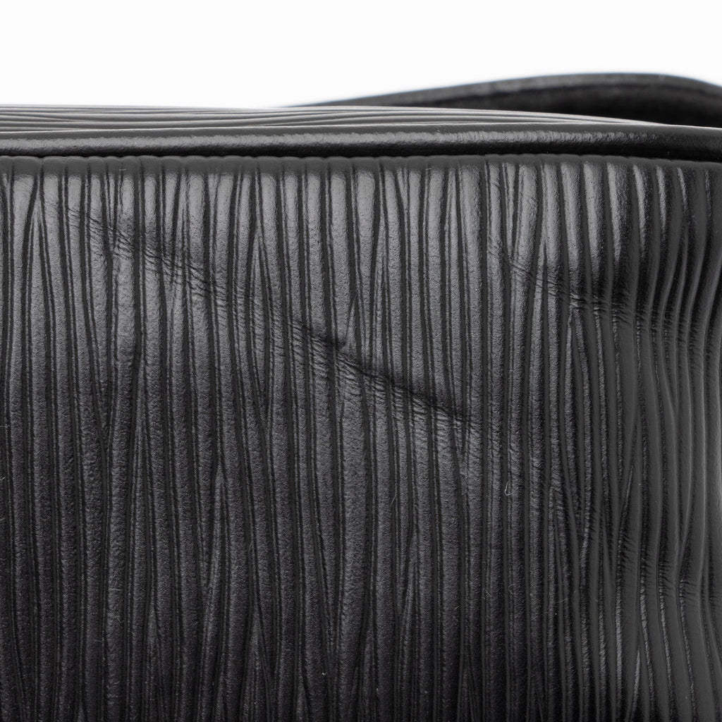 Louis Vuitton Epi Leather Montaigne Clutch (SHF-23717)