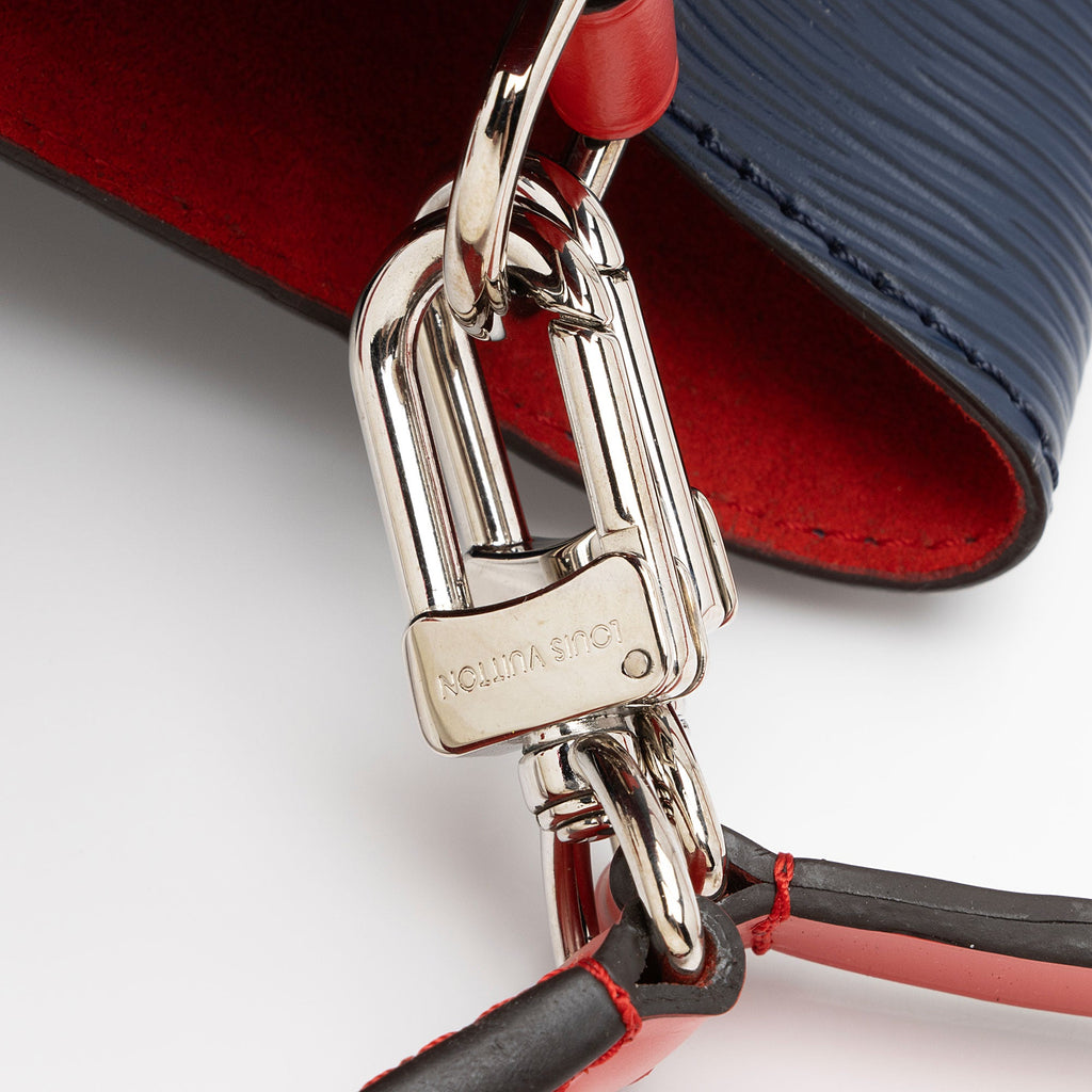 Louis Vuitton Epi Leather Neonoe Shoulder Bag (SHF-GEeAHX)