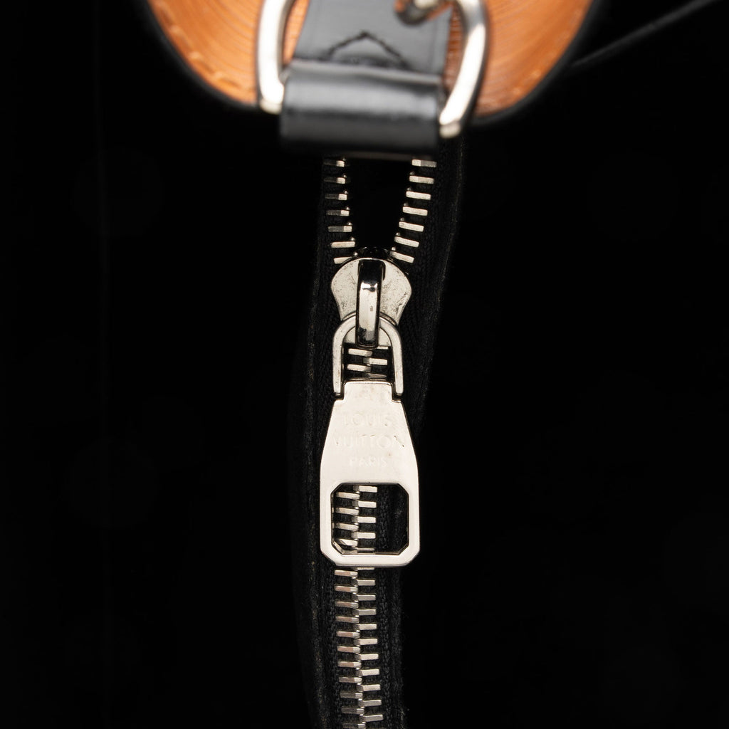 Louis Vuitton Epi Leather Neonoe Shoulder Bag