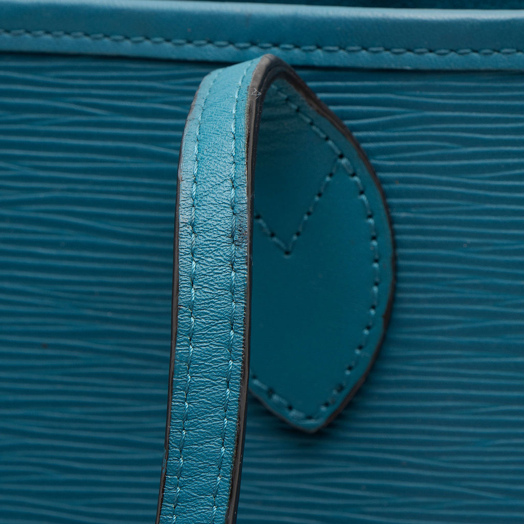Louis Vuitton Epi Leather Neverfull MM Tote (SHF-bCpKwW)