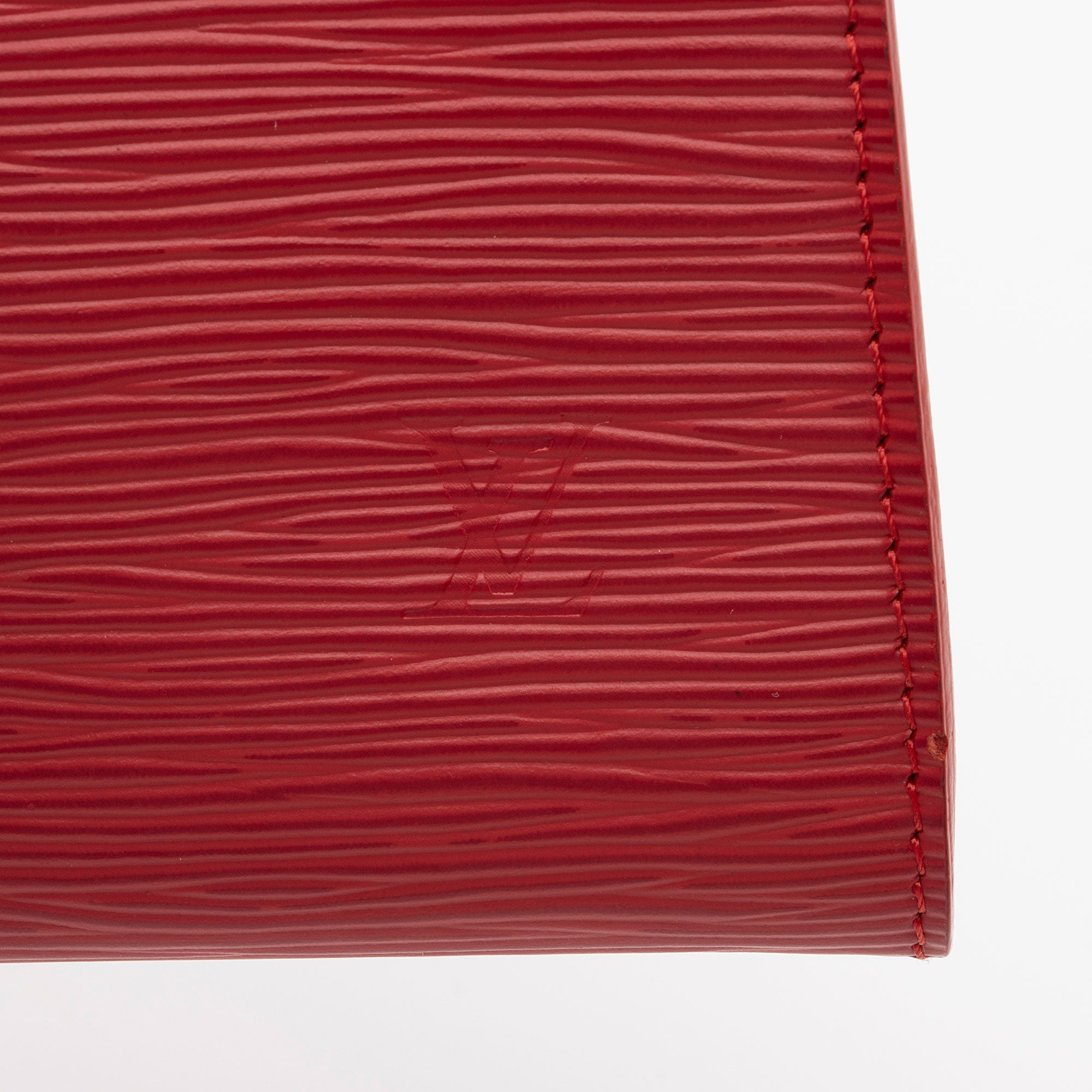 Louis Vuitton Epi Leather Pochette 24 Accessories (SHF-xoy5xh)