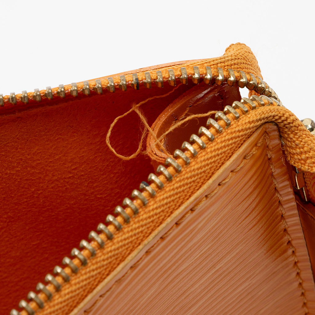 Louis Vuitton Epi Leather Pochette Accessoires (SHF-K8wXuO)
