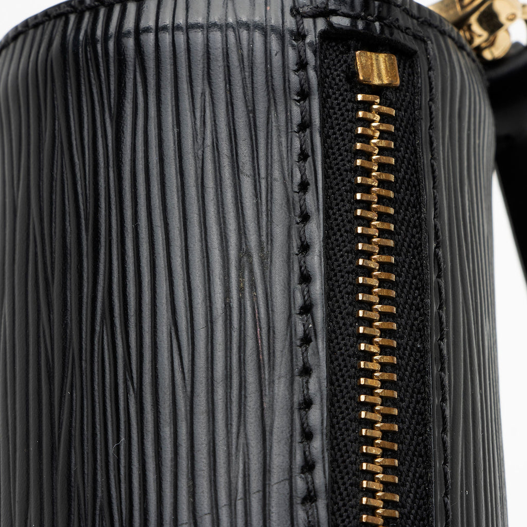 Louis Vuitton Epi Leather Round Pochette