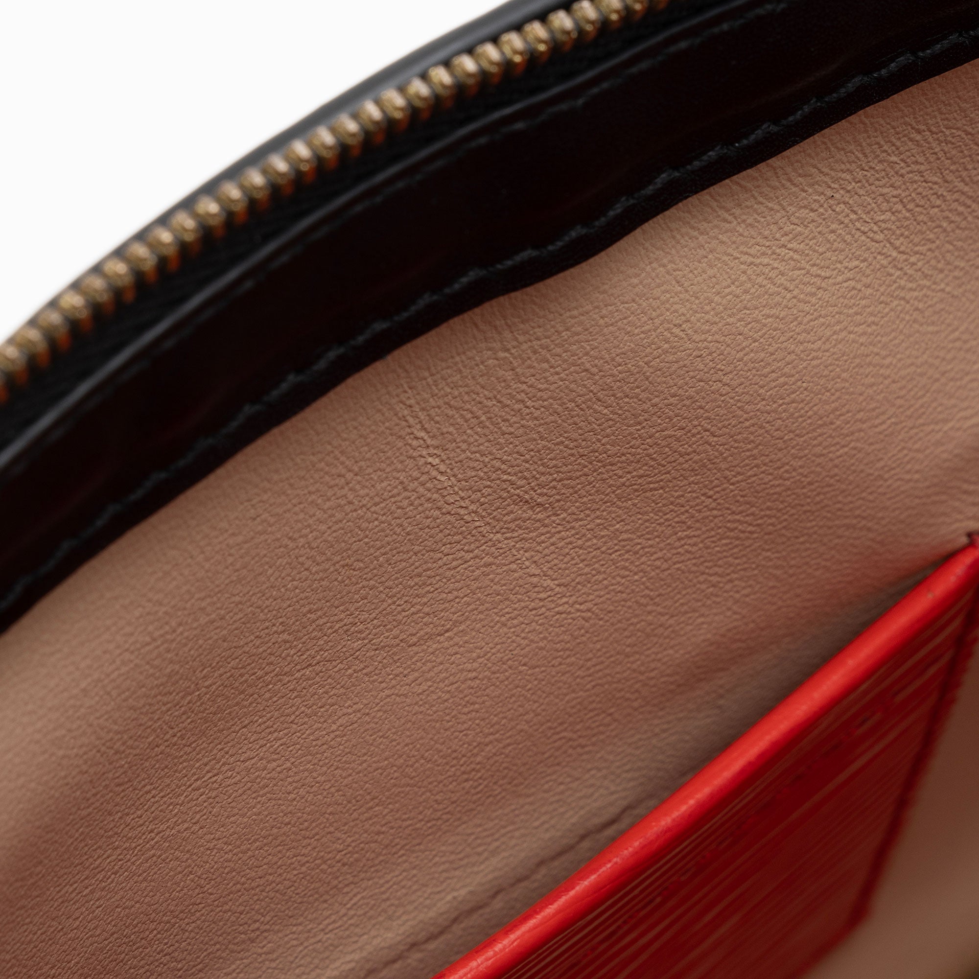 Louis Vuitton Epi Leather Trunk Clutch (SHF-f9WGSU)