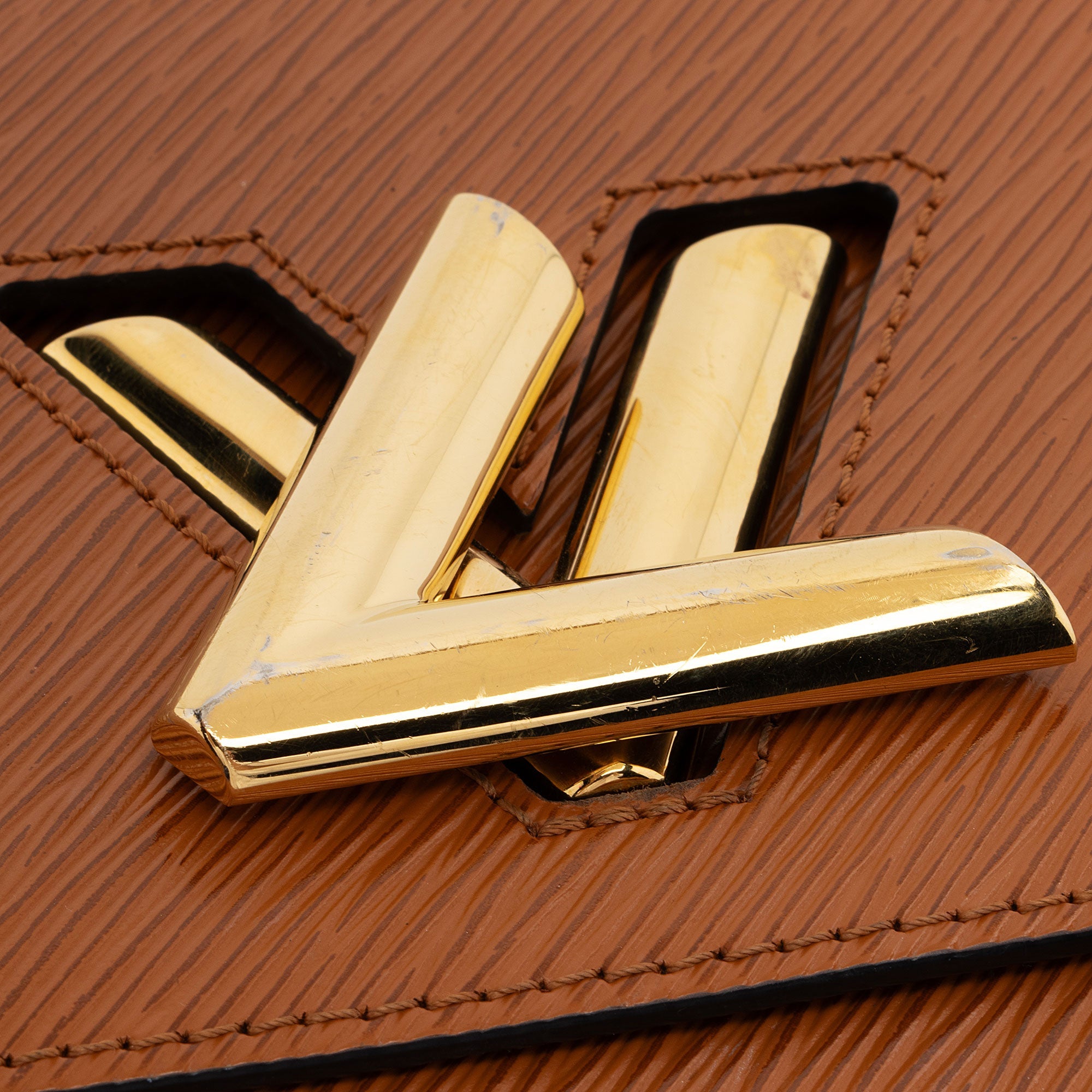 Louis Vuitton Epi Leather Twist MM Satchel (SHF-CTfJWh)