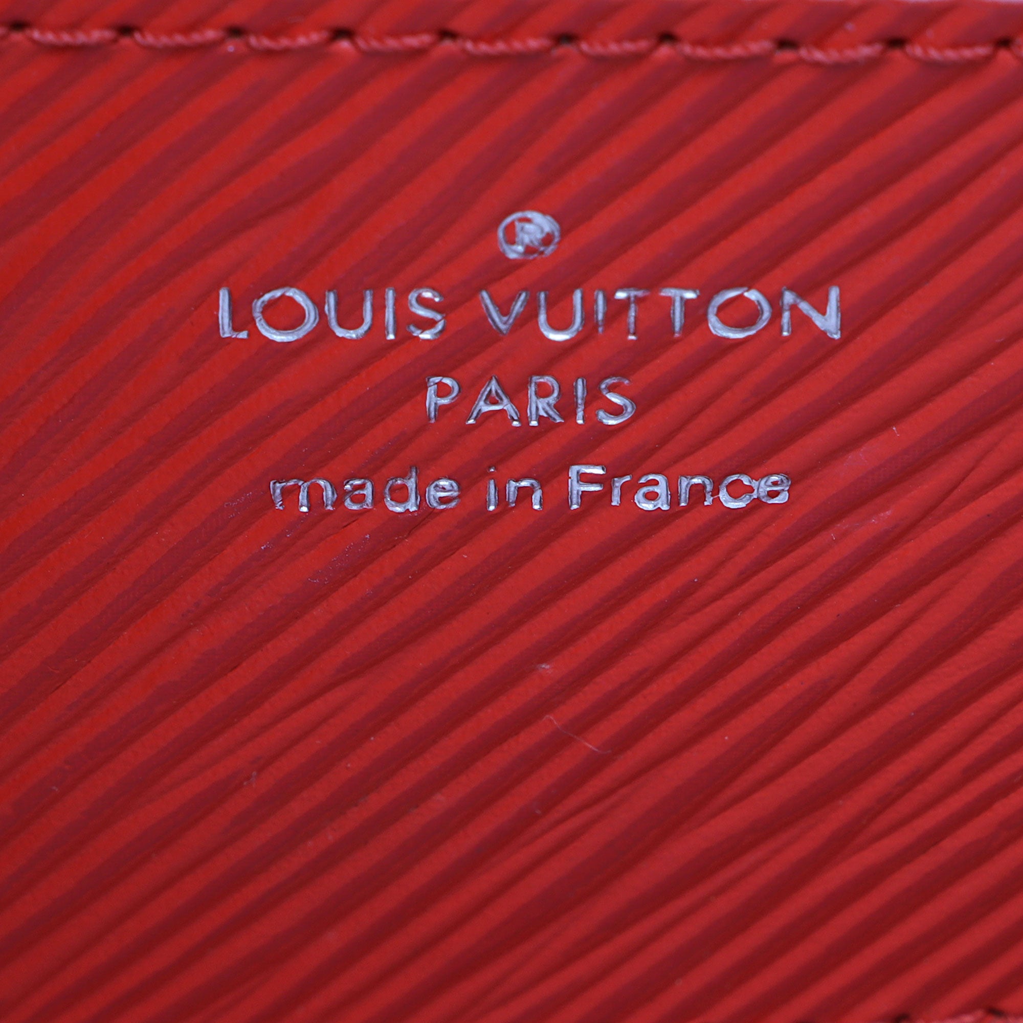 Louis Vuitton Epi Leather Twist MM Shoulder Bag (SHF-Di84Nn)