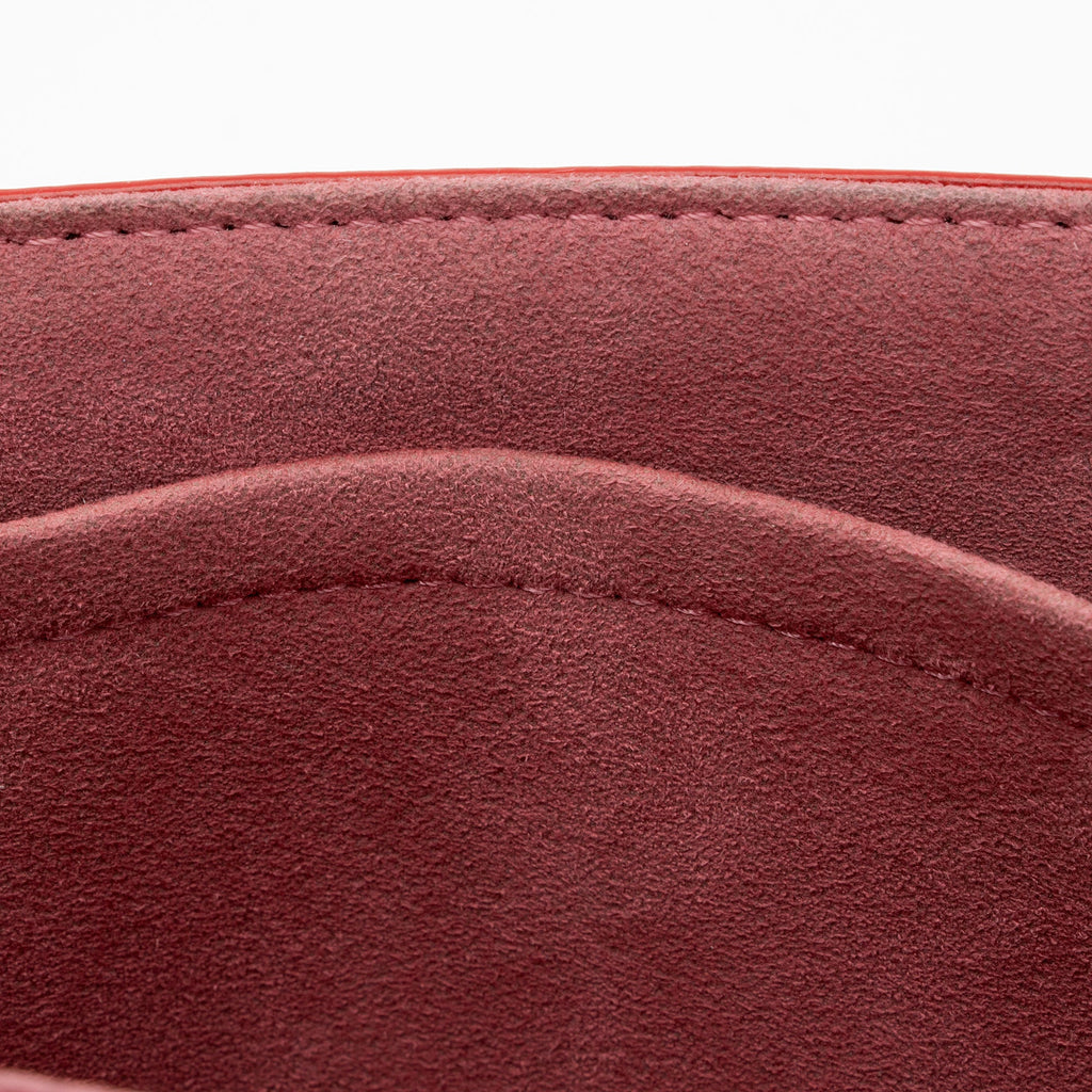 Louis Vuitton Epi Leather Twist MM Shoulder Bag (SHF-lAWkvE)