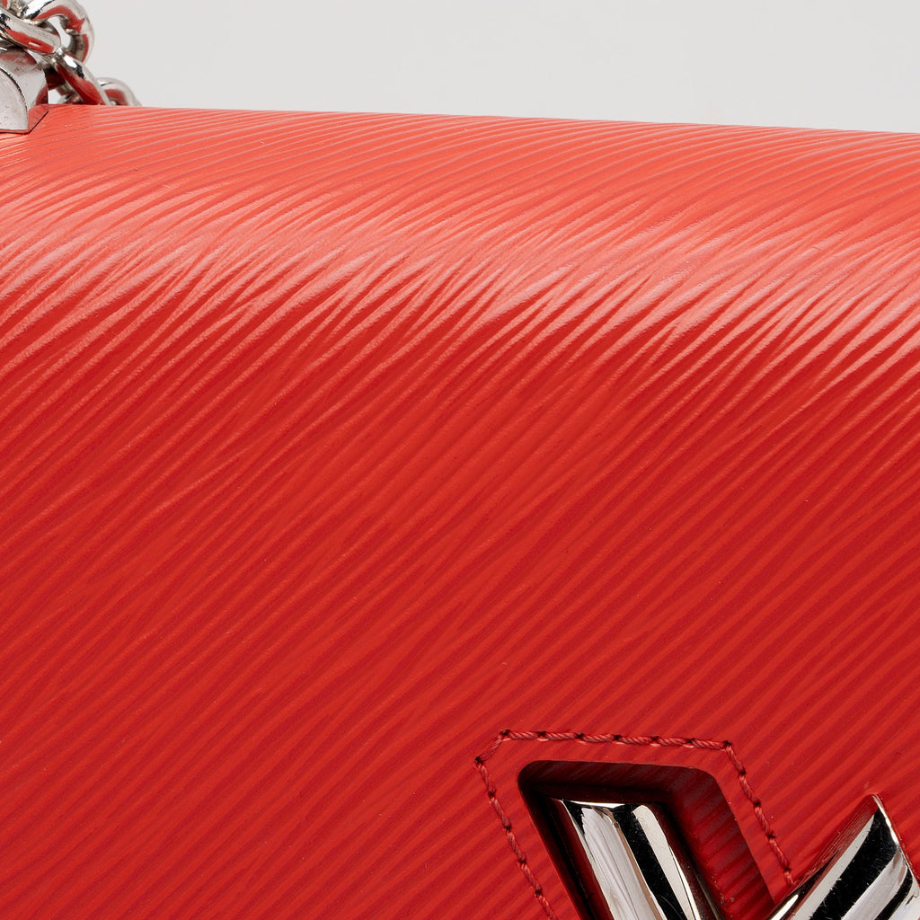Louis Vuitton Epi Leather Twist MM Shoulder Bag (SHF-lAWkvE)