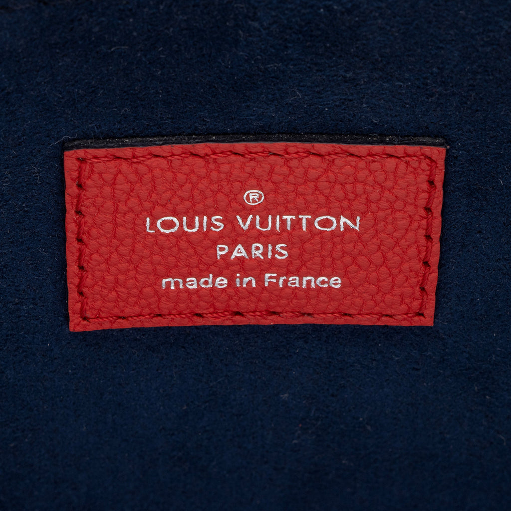 Louis Vuitton Epi Leather Twist Tote (SHF-xoKhub)