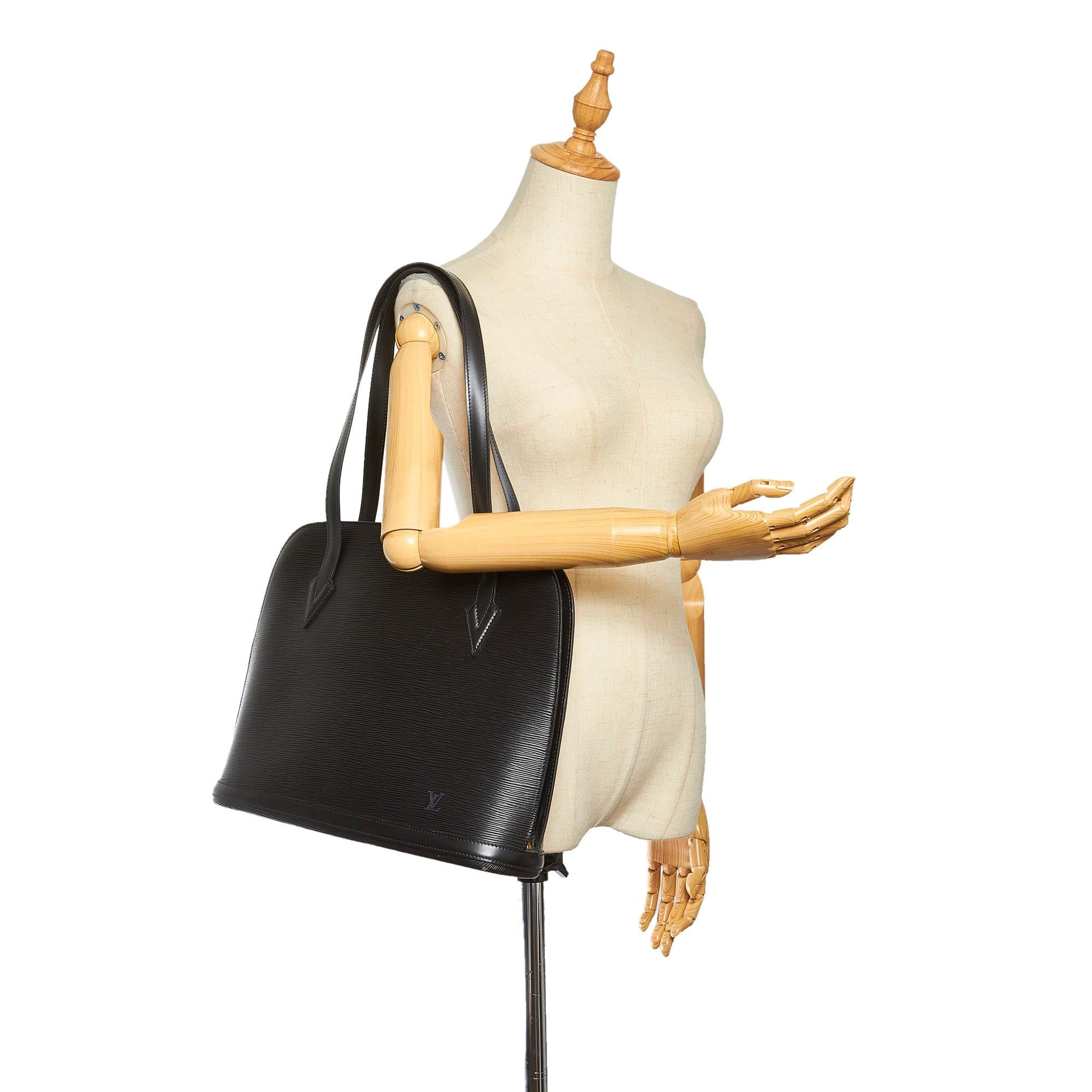 Louis Vuitton Epi Lussac (SHG-22288)