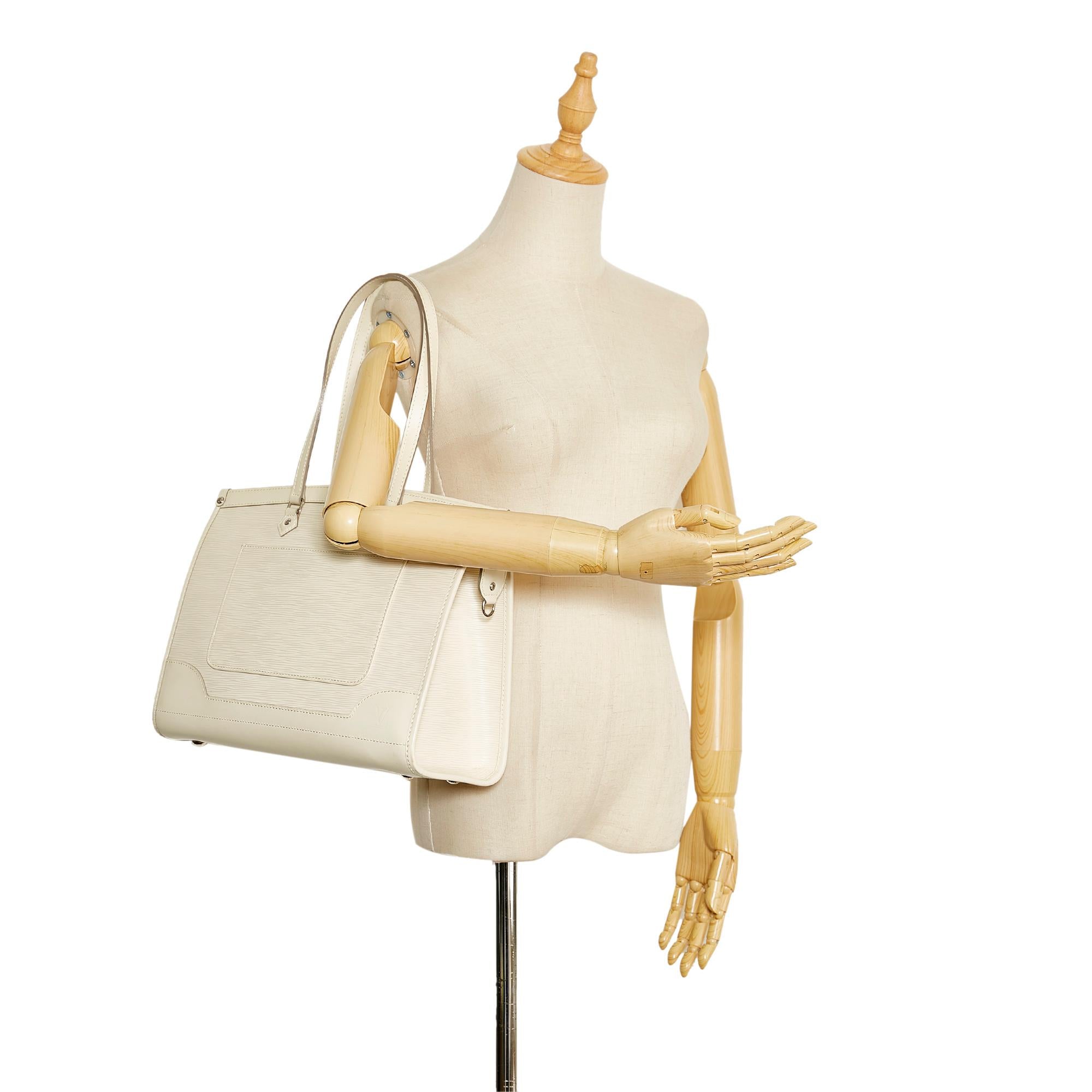 Louis Vuitton Epi Madeleine GM (SHG-csHi02)