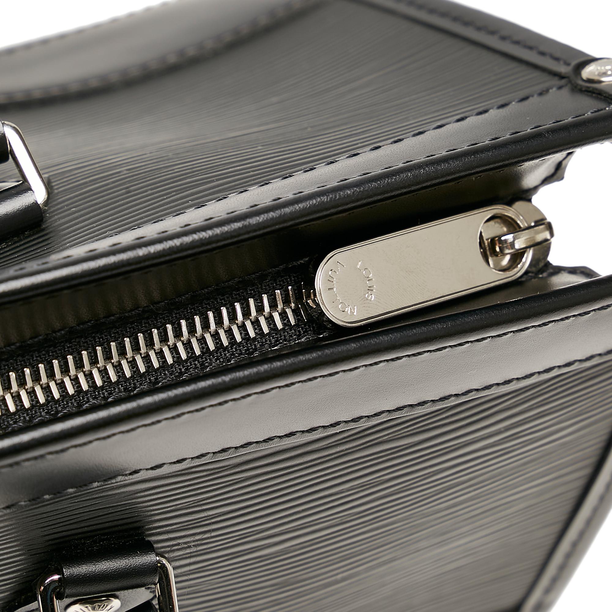 Louis Vuitton Epi Madeleine PM (SHG-34327)