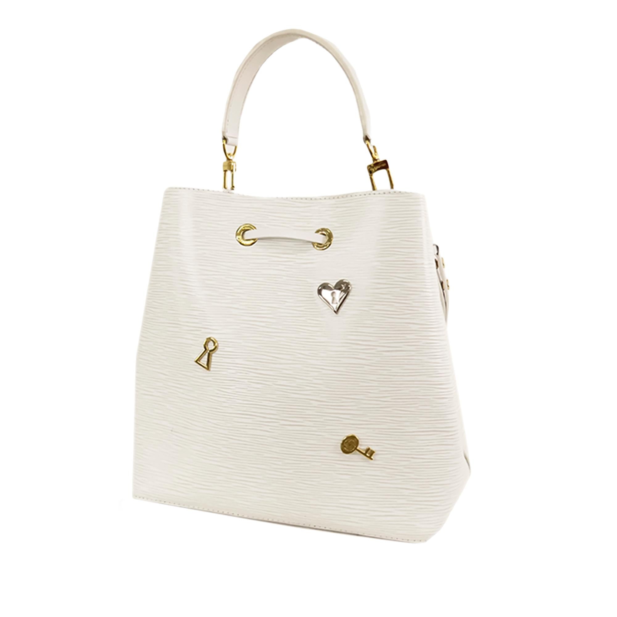 Louis Vuitton Epi Neonoe Love Lock (SHG-35409)