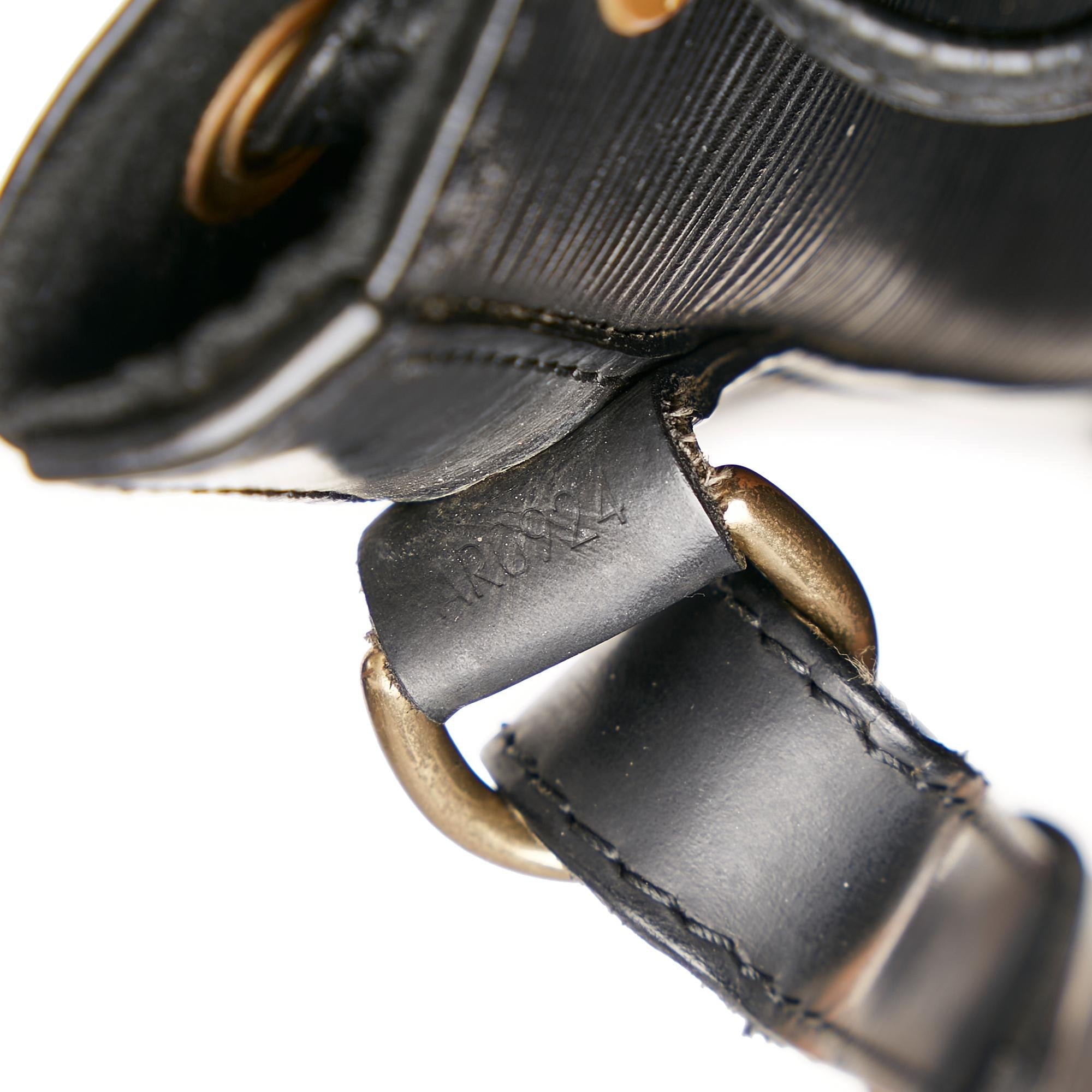Louis Vuitton Epi Noe (SHG-31130)