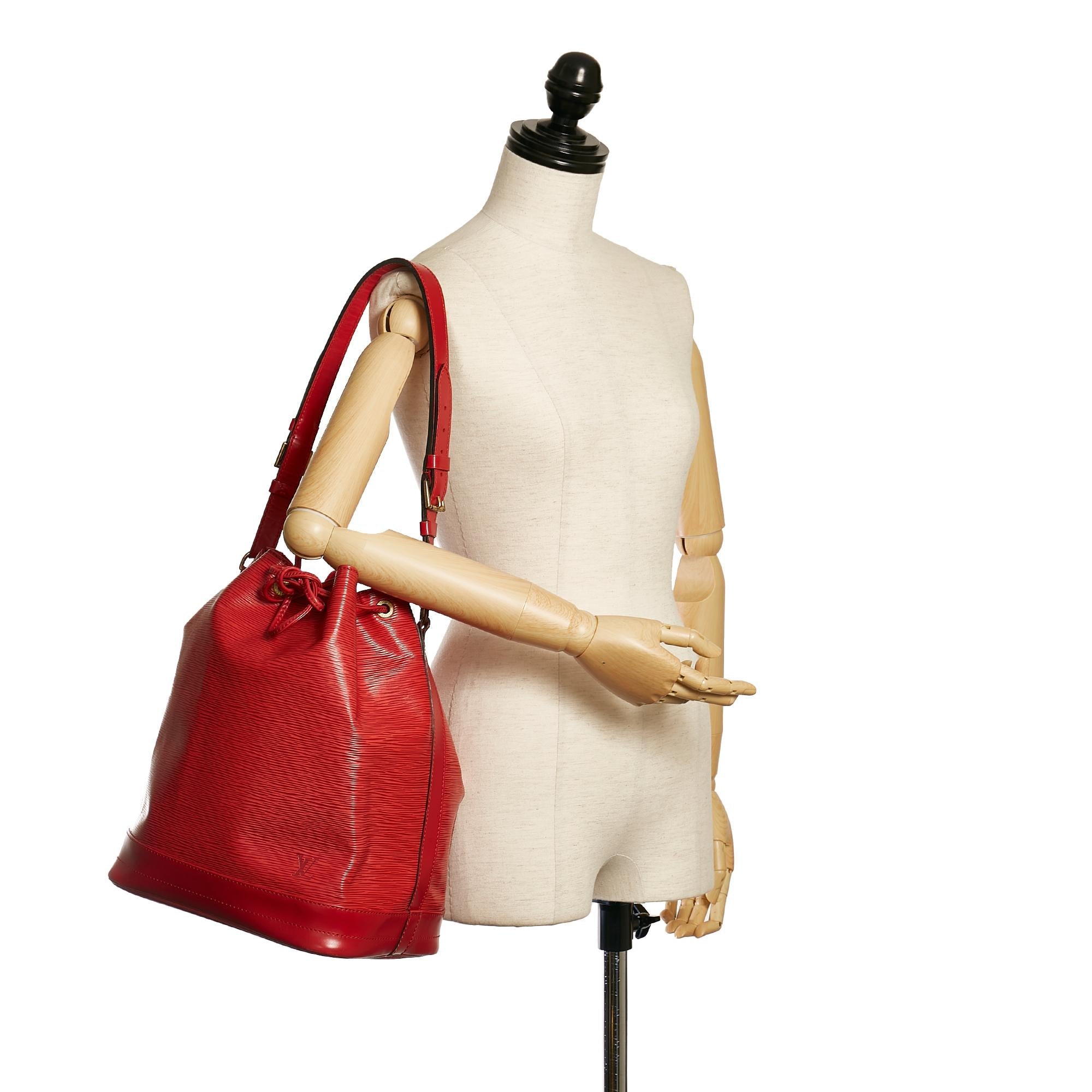 Louis Vuitton Epi Noe (SHG-34254)