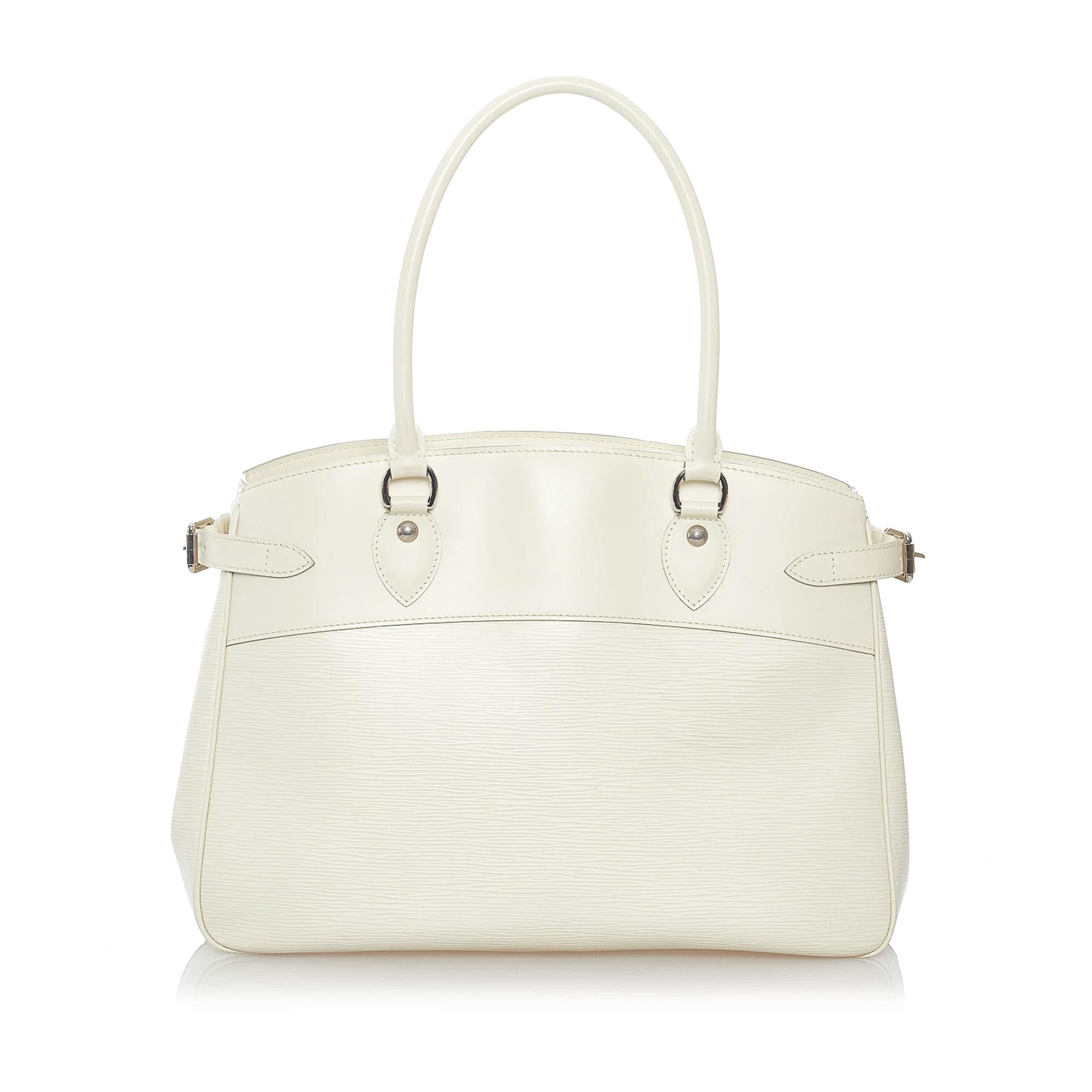 Louis Vuitton Epi Passy GM (SHG-31359)