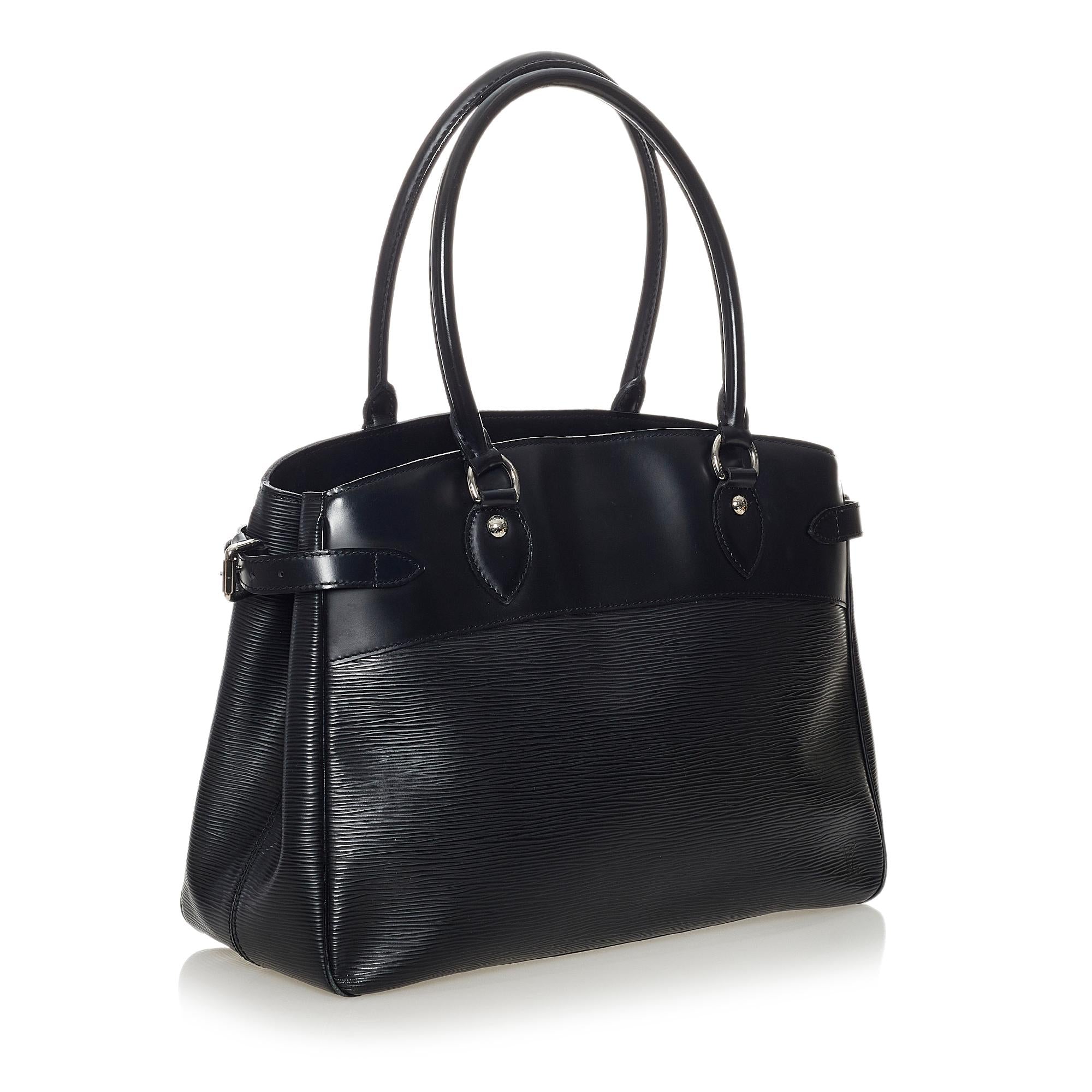 Louis Vuitton Epi Passy PM (SHG-28206)