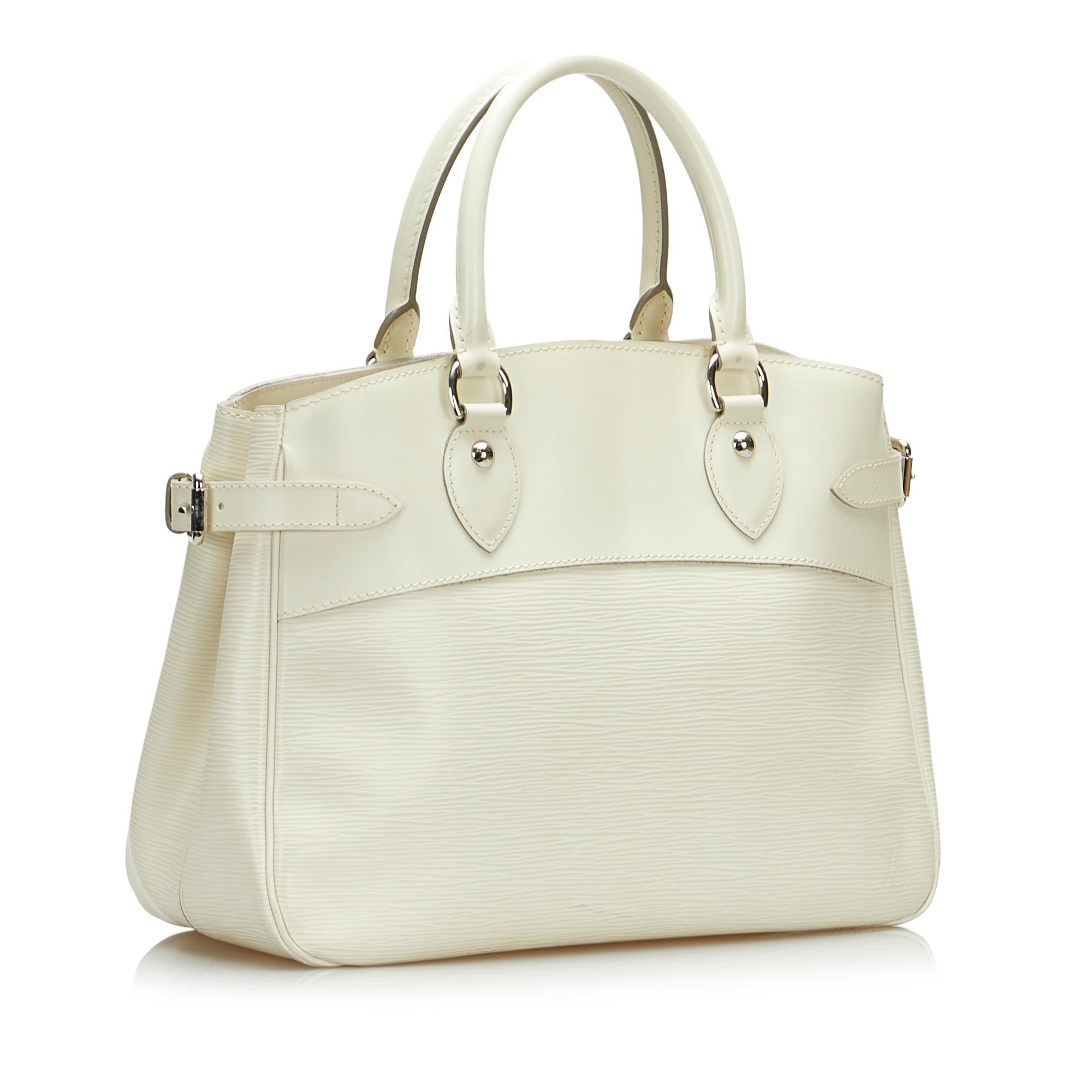 Louis Vuitton Epi Passy PM (SHG-PuxUfs)