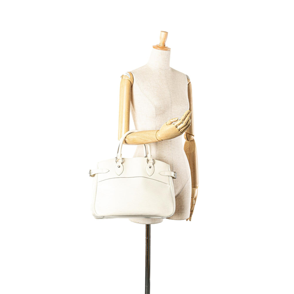 Louis Vuitton Epi Passy PM