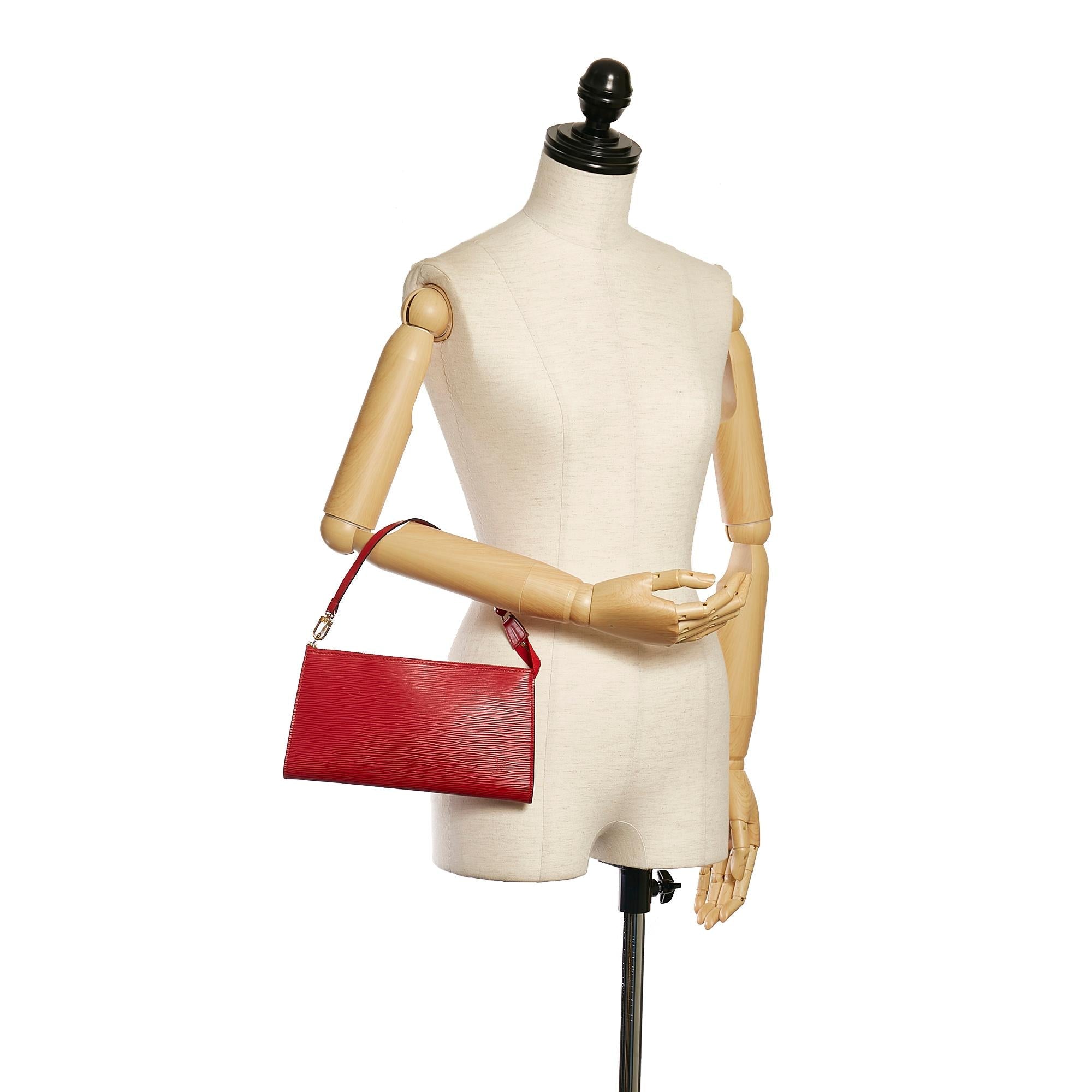 Louis Vuitton Epi Pochette Accessoires (SHG-34877)