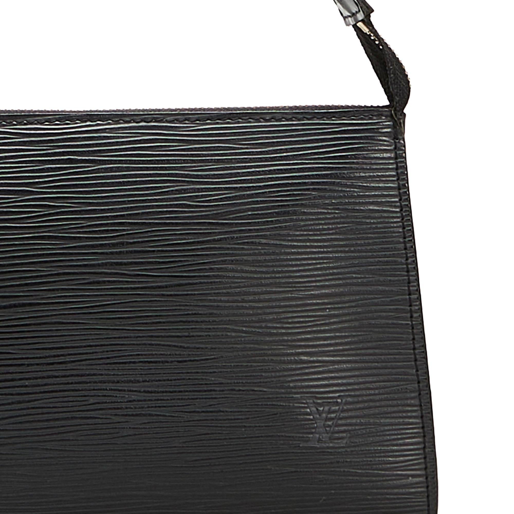 Louis Vuitton Epi Pochette Accessoires (SHG-35327)