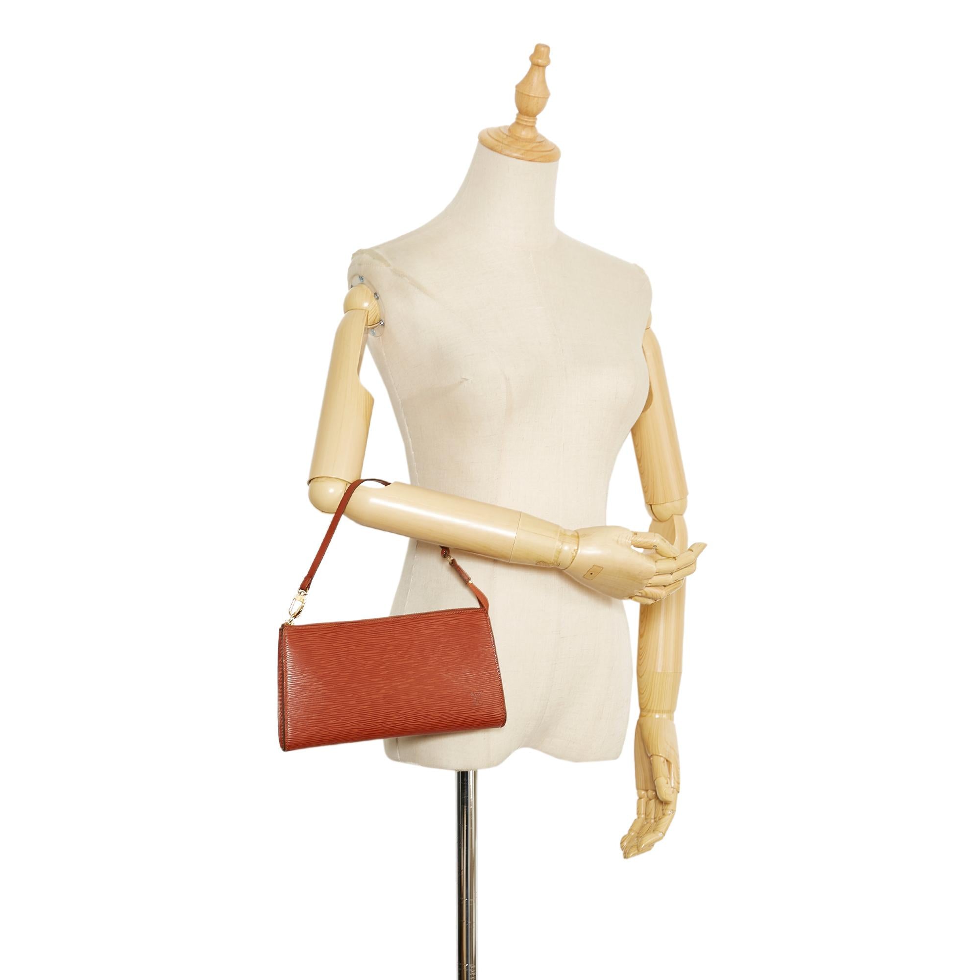 Louis Vuitton Epi Pochette Accessoires (SHG-1OzRb3)