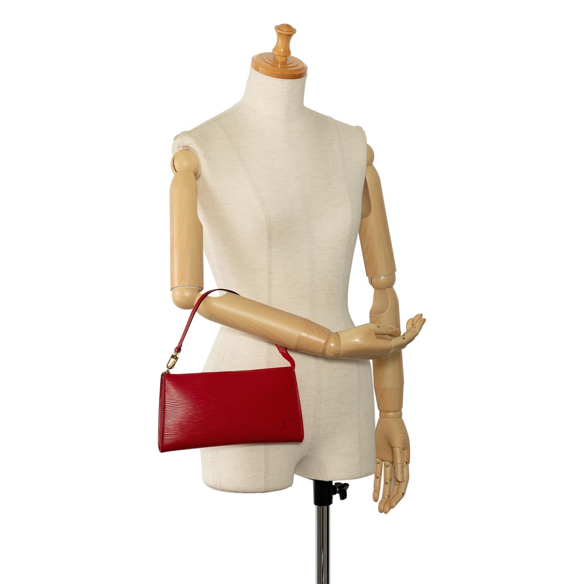 Louis Vuitton Epi Pochette Accessoires (SHG-FmRacn)