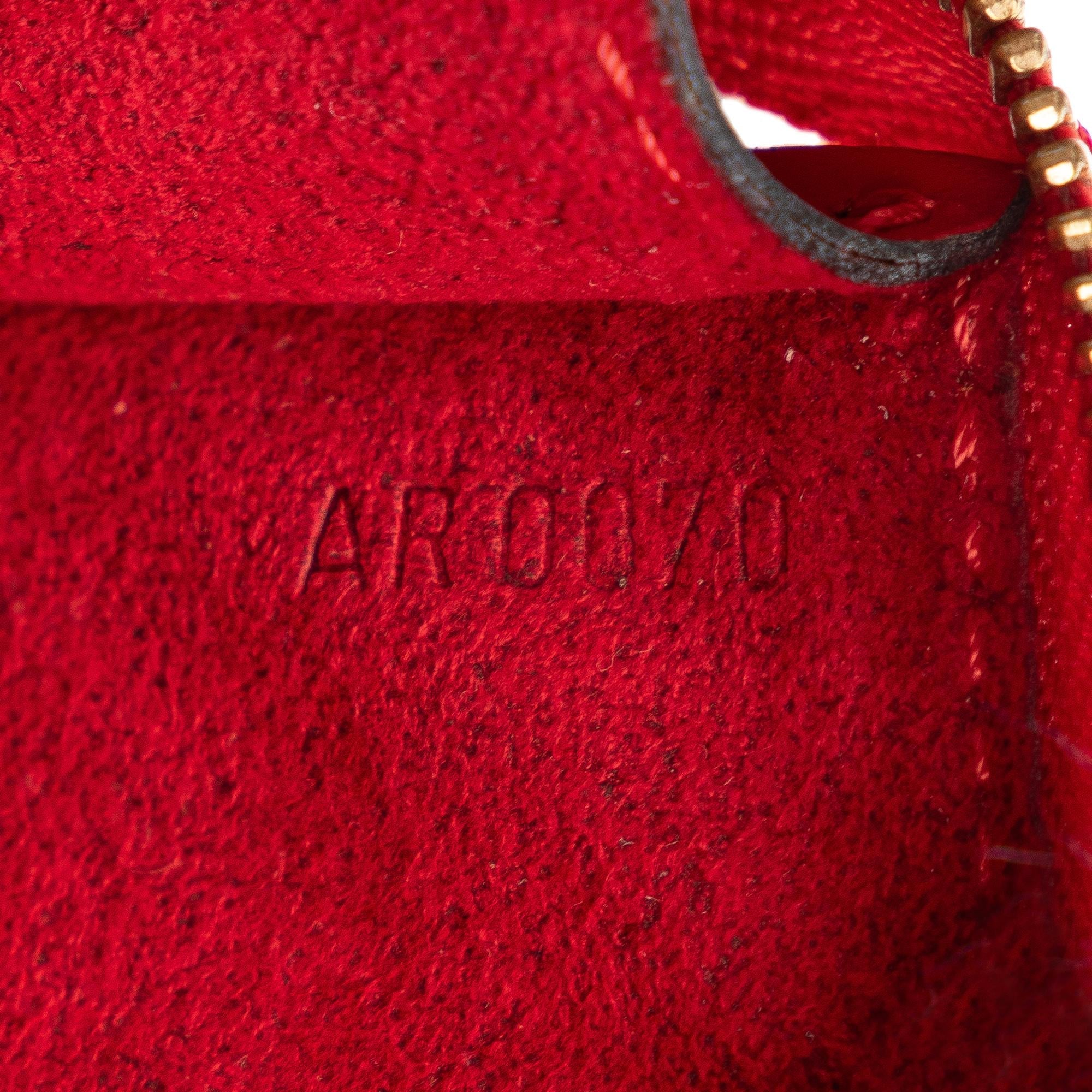 Louis Vuitton Epi Pochette Accessoires (SHG-zSDtUD)