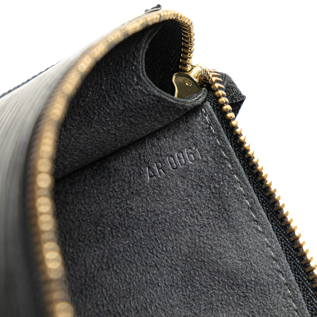 Louis Vuitton Epi Pochette Accessoires (SHG-b7oWzA)