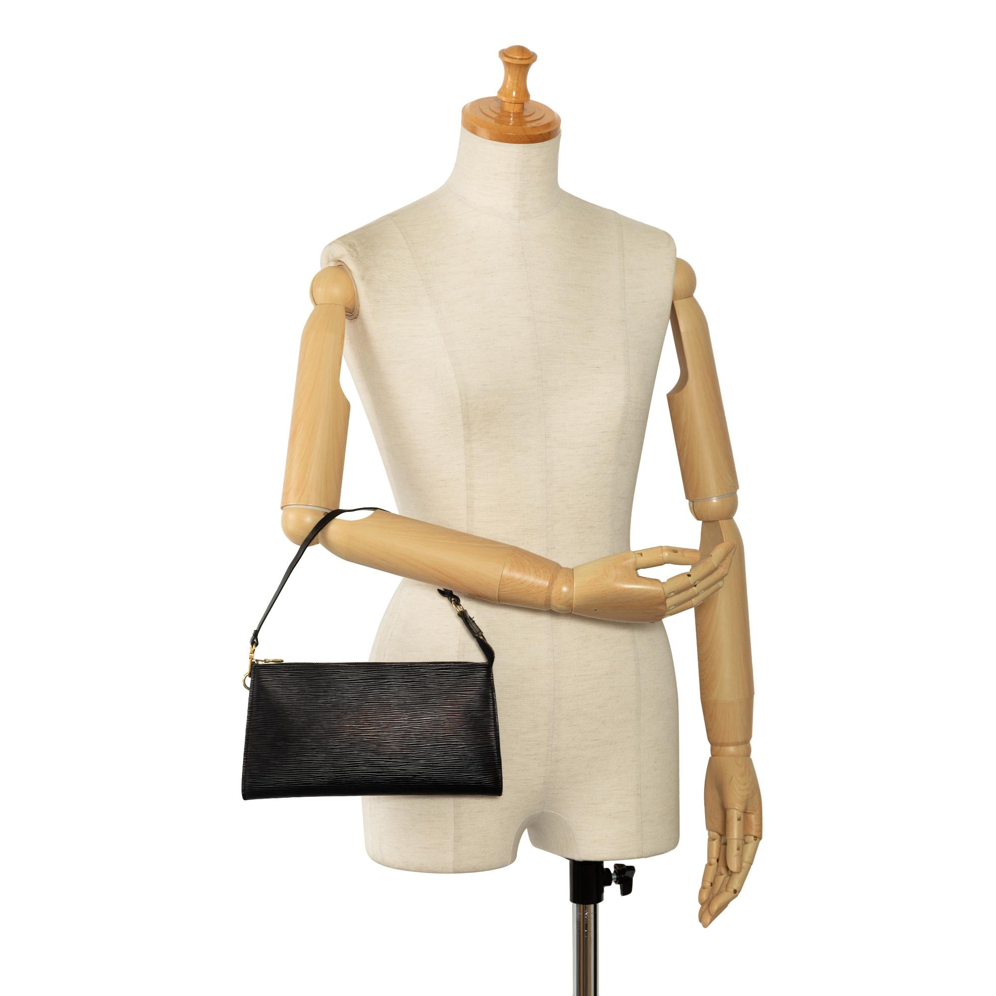 Louis Vuitton Epi Pochette Accessoires (SHG-hjFnTz)