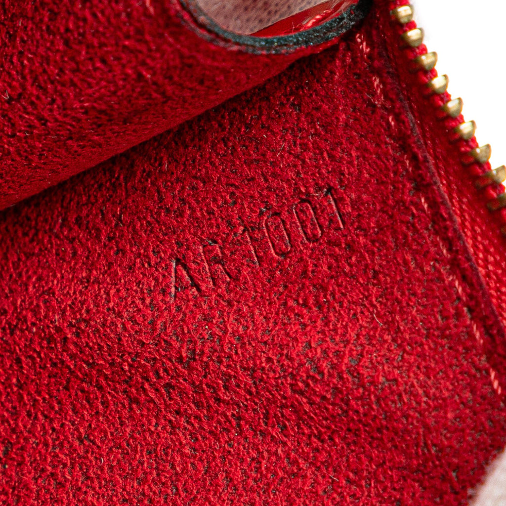 Louis Vuitton Epi Pochette Accessoires (SHG-4AzVBF)