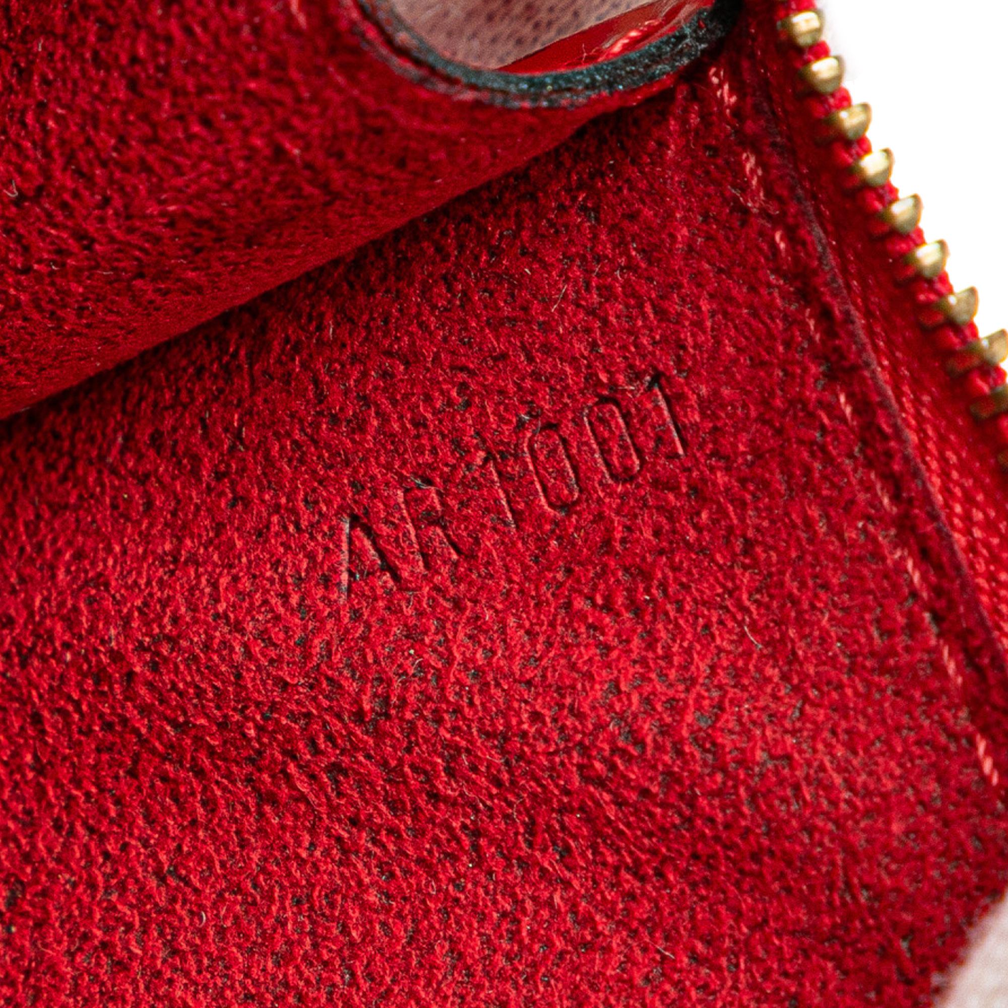 Louis Vuitton Epi Pochette Accessoires (SHG-4AzVBF)