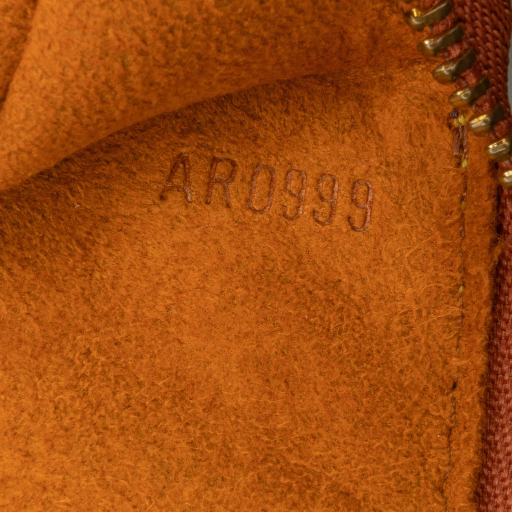 Louis Vuitton Epi Pochette Accessoires (SHG-q5IFqY)
