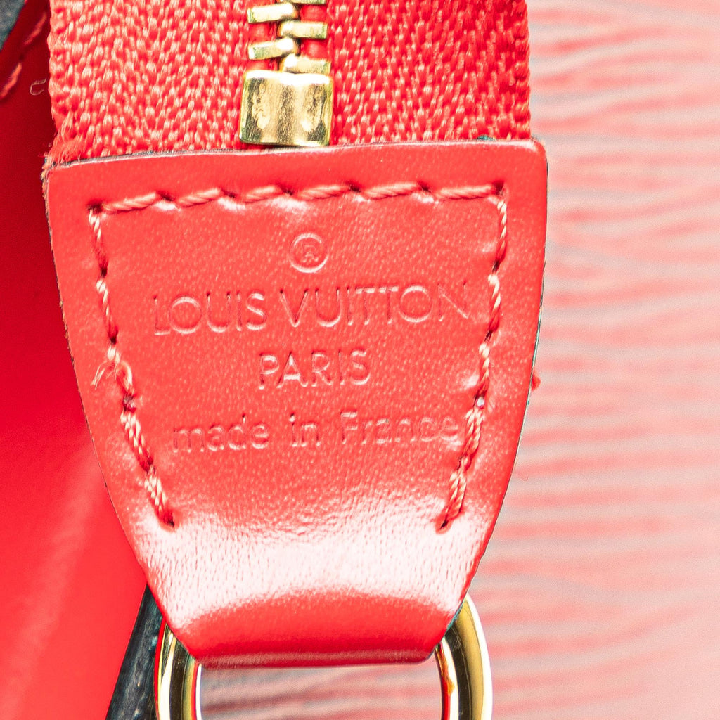 Louis Vuitton Epi Pochette Accessoires (SHG-IJSOEo)